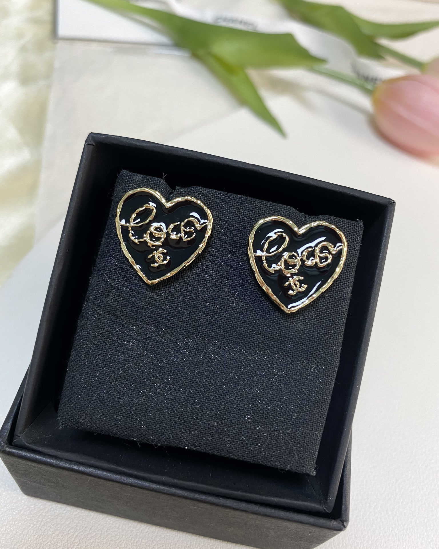 NO:101467,Xiaoxiang new style black enamel peach heart earrings, Chanel earrings, chanel, earrings19860909小香新款 黑色珐琅 桃心 耳环,香奈儿耳钉,chanel,earrings,Jewelry