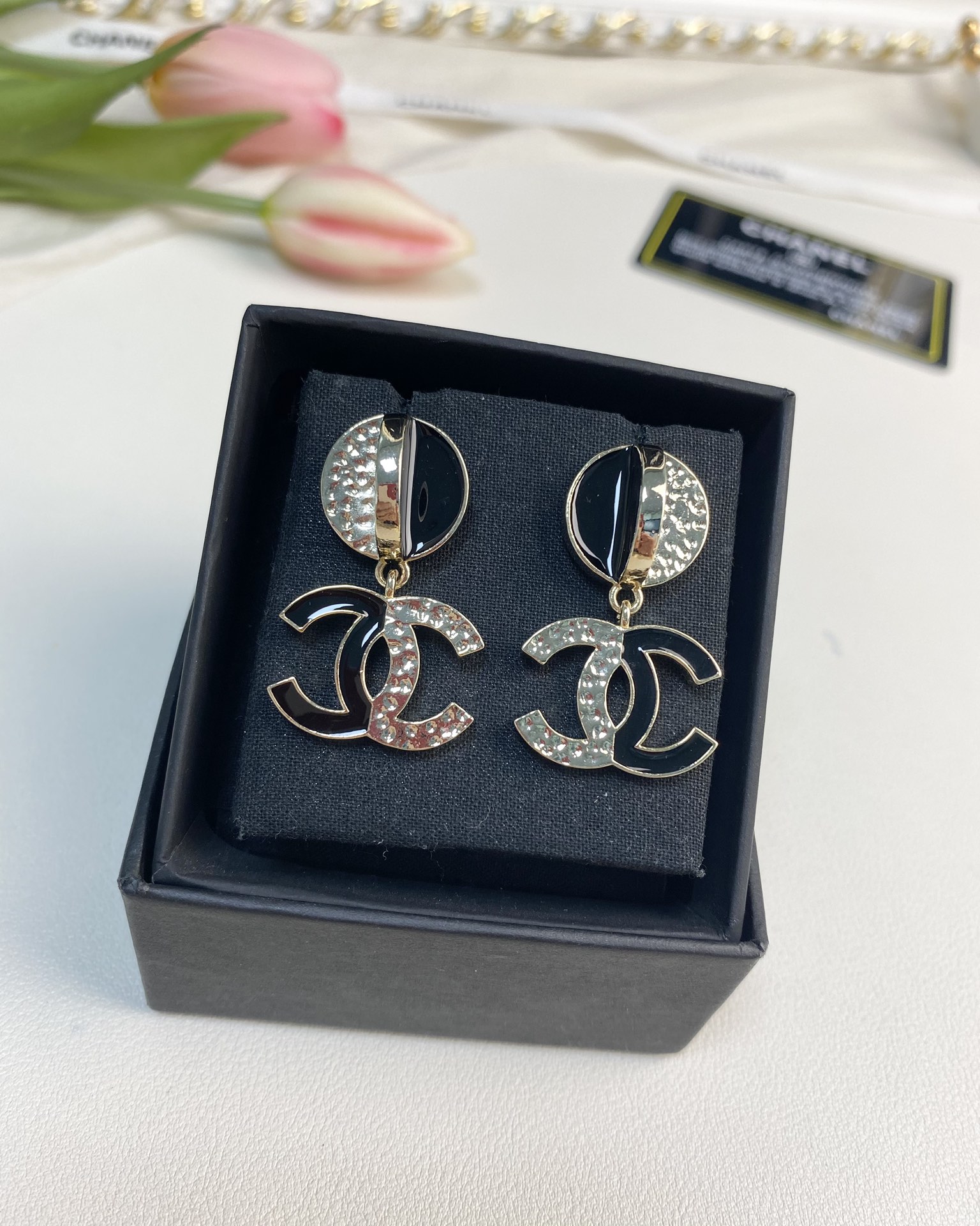 NO:101460,Xiaoxiang new style black enamel spliced ​​glossy C earrings, Chanel earrings, chanel, earrings19860909小香新款 黑色珐琅 拼接光面 C耳环,香奈儿耳钉,chanel,earrings,Jewelry