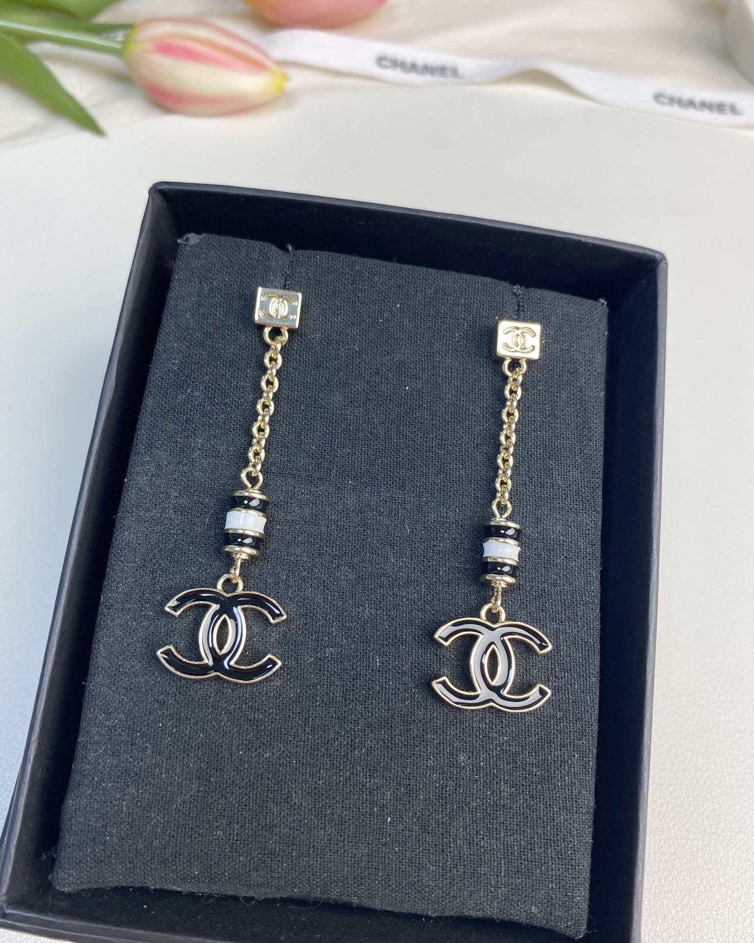 NO:101493,Xiaoxiang Black Enamel Double C Long Earrings, Chanel Stud Earrings19860909小香 黑色珐琅 双C 长款耳环,香奈儿耳钉,chanel,earrings,Jewelry