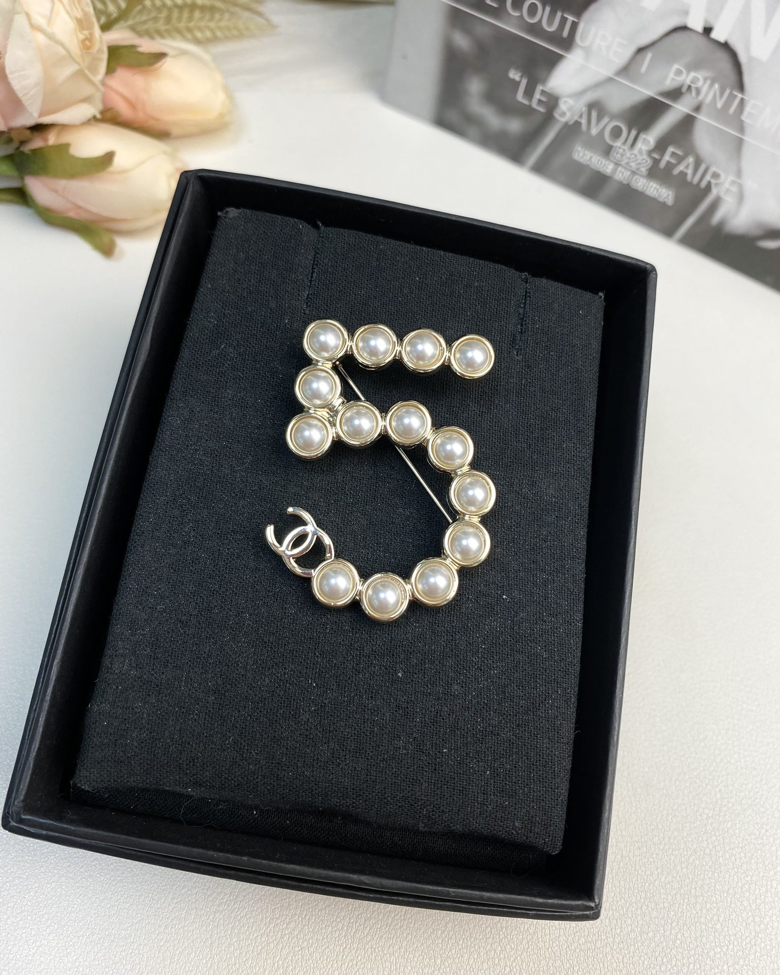 NO:677976,CHANE Xiaoxiang's new No. 5 pearl double c brooch, Chanel brooch, chanel, chanel, brooch, breastpin19860909CHANE 小香新款5号珍珠双c胸针,香奈儿胸针,chanel,chanel,brooch，breastpin,Jewelry