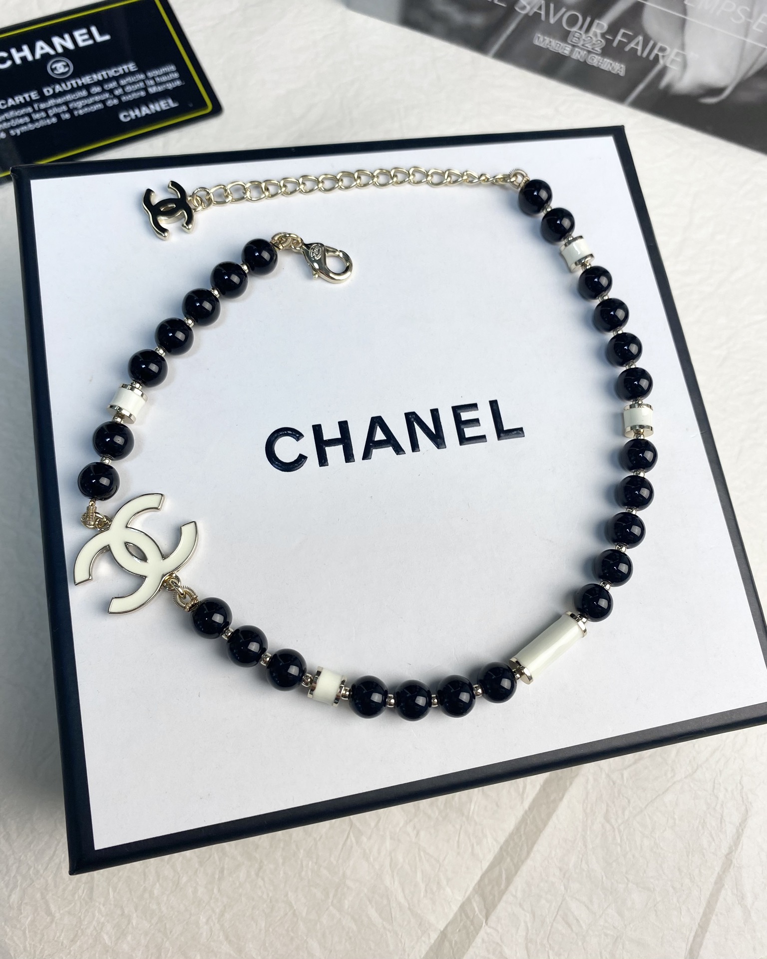 NO:104104,Xiaoxiang new style white enamel double c black bead necklace, Chanel necklace, chanel, necklace19860909小香新款 白色珐琅双c 黑珠项链,香奈儿项链,chanel,necklace,Jewelry