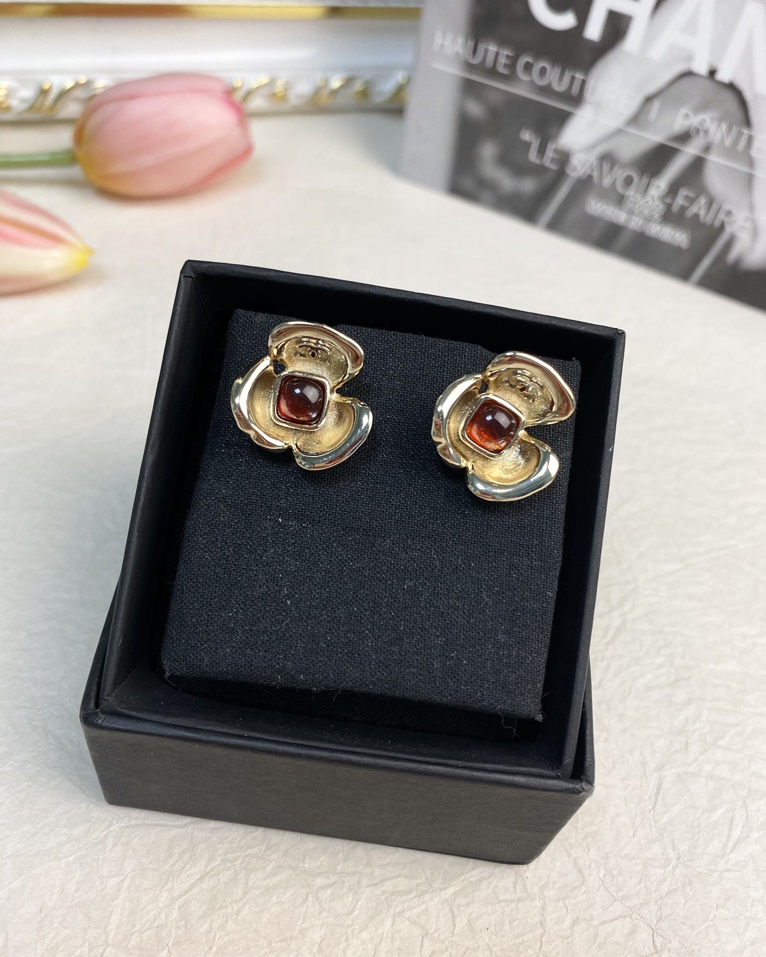NO:101479,Xiaoxiang new style amber square diamond camellia earrings, Chanel earrings, chanel19860909小香新款 琥珀色方钻 山茶花耳钉,香奈儿耳钉,chanel,Jewelry