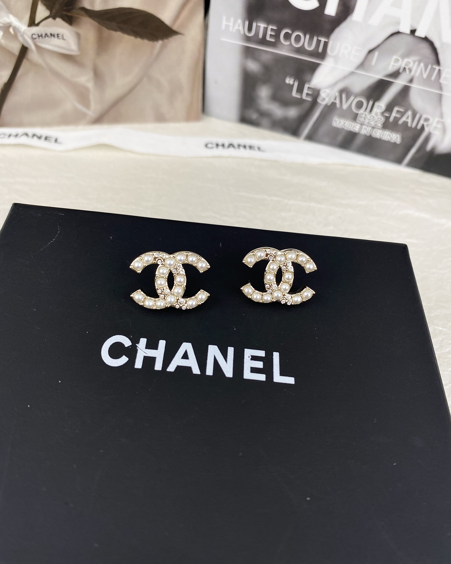 NO:101704,CHANE Xiaoxiang new style Xiaomi bead double c diamond earrings, Chanel earrings, chanel, chanel19860909CHANE 小香新款 小米珠双c镶钻耳钉,香奈儿耳钉,chanel,chanel,Jewelry