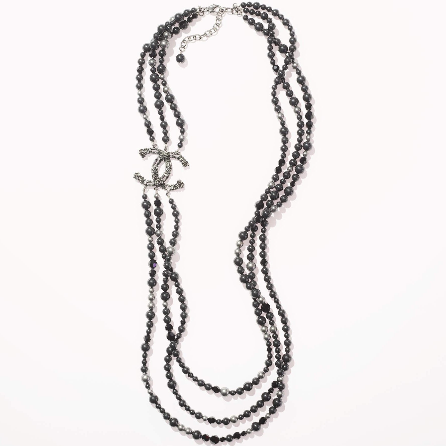 NO:104218,Two colors: white beads, black beads, new styles of small and fragrant pearls, transparent beads, petals, double c, three-layer necklace, sweater chain, heavy industry luxury version, Chanel necklace, chanel, sweaters, necklace19860909两色:白珠、黑珠 小香新款 大小珍珠 透明珠 花瓣双c 三层 项链 毛衣链 重工奢华版,香奈儿项链,chanel,sweaters,necklace,Jewelry