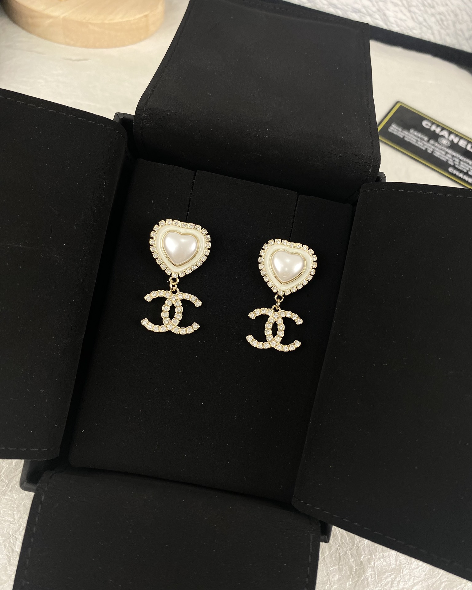 NO:101918,Xiaoxiang new style peach heart resin diamond-set pendant C earrings, Chanel earrings, chanel, earrings19860909小香新款 桃心树脂镶钻 吊坠C 耳环,香奈儿耳钉,chanel,earrings,Jewelry