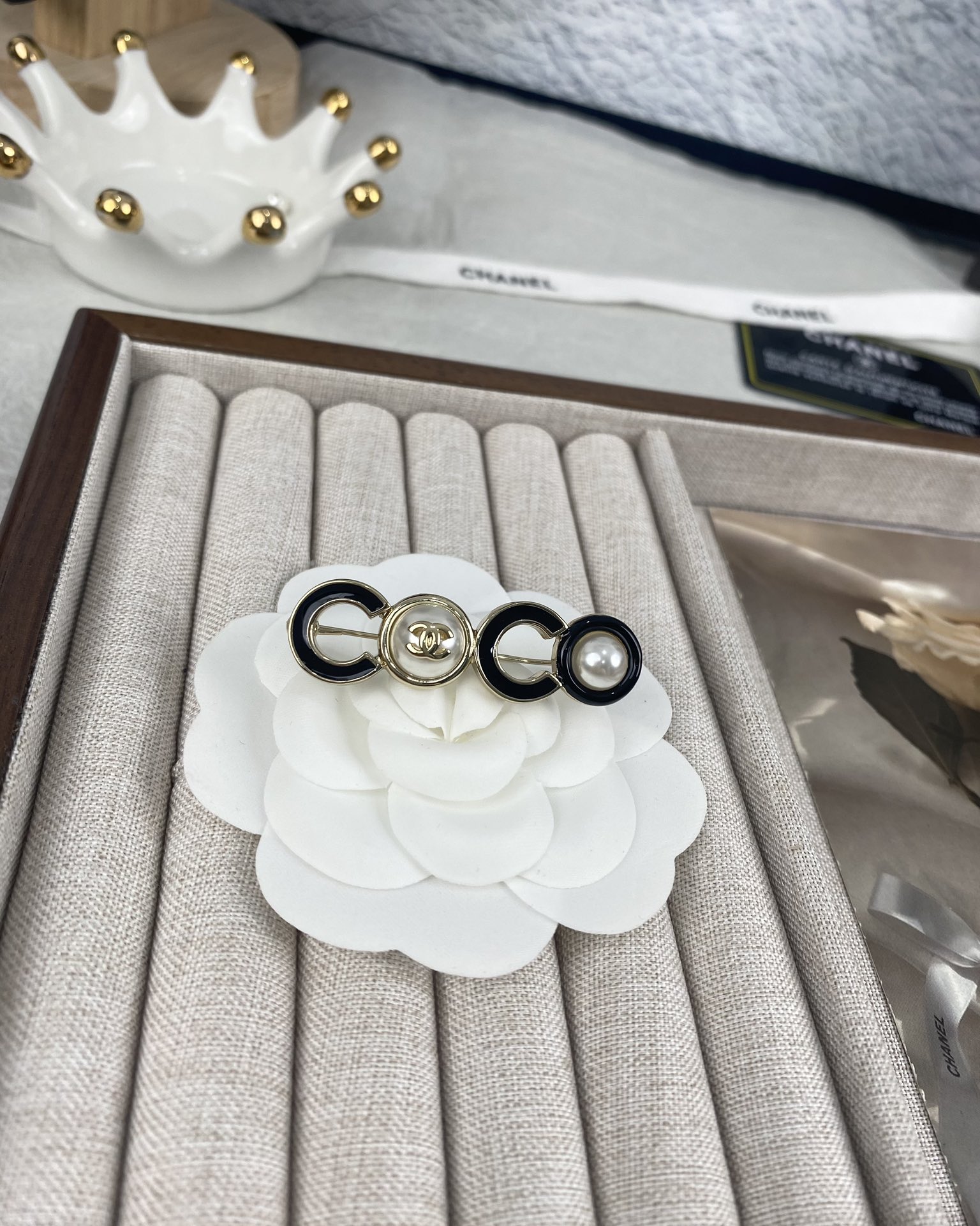 NO:101922,Xiaoxiang new COCO shape black enamel brooch, Chanel brooch, chanel, brooch, breastpin19860909小香新款 COCO造型 黑色珐琅 胸针,香奈儿胸针,chanel,brooch，breastpin,Jewelry