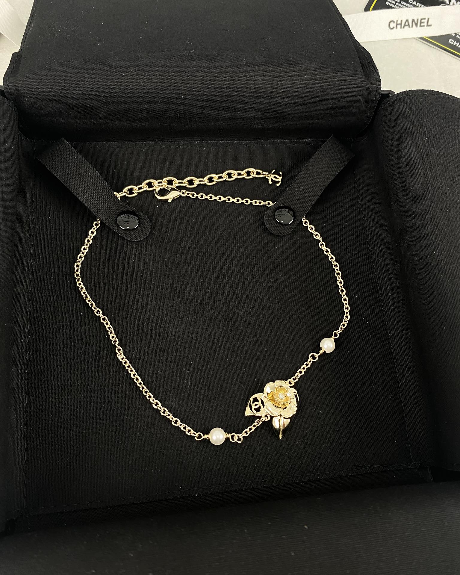 NO:104085,Xiaoxiang's new golden glossy flower necklace, Chanel necklace, chanel, necklace19860909小香新款金色光面花朵项链,香奈儿项链,chanel,necklace,Jewelry