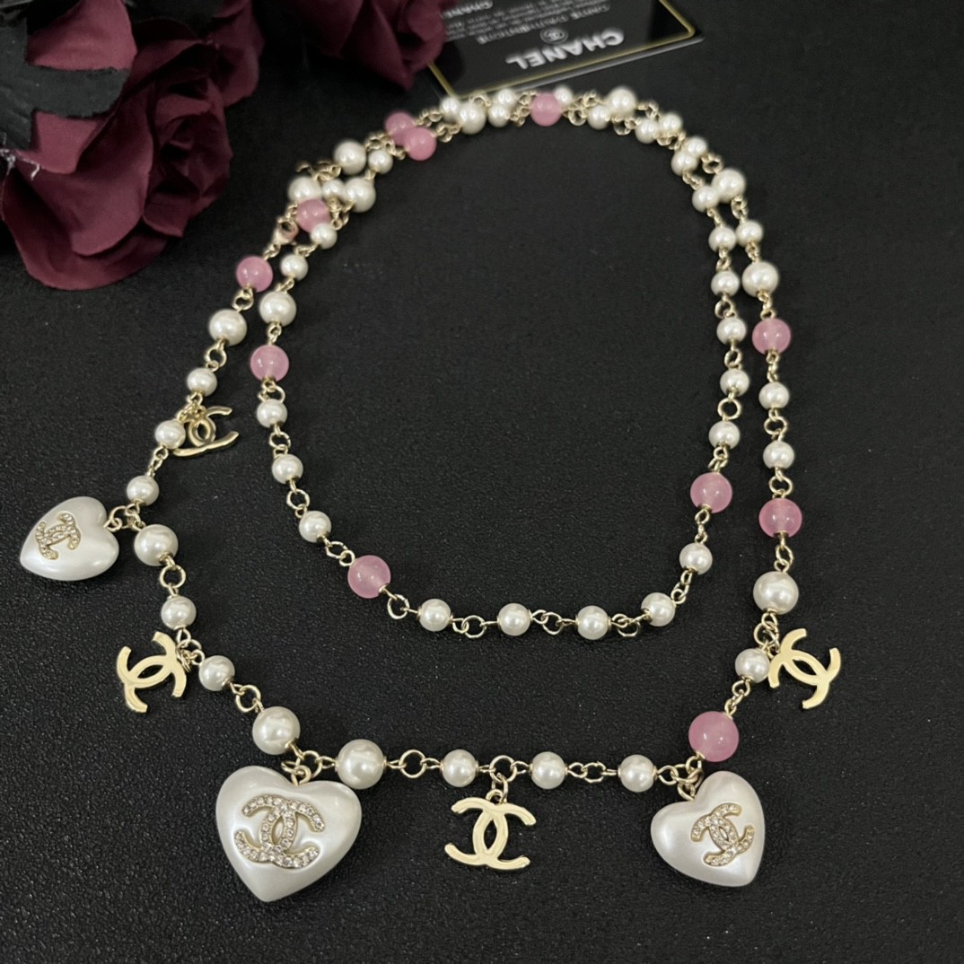 NO:553490,Small fragrant style, white peach heart resin double C, pink beads and pearls, can be worn as a waist chain sweater chain, Chanel waist chain Chanel necklace, chanel, sweaters, necklace19860909小香爆款 白桃心树脂双C 粉珠拼珍珠 可以当 腰链毛衣链佩戴哦,香奈儿腰链香奈儿项链,chanel,sweaters,necklace,Jewelry