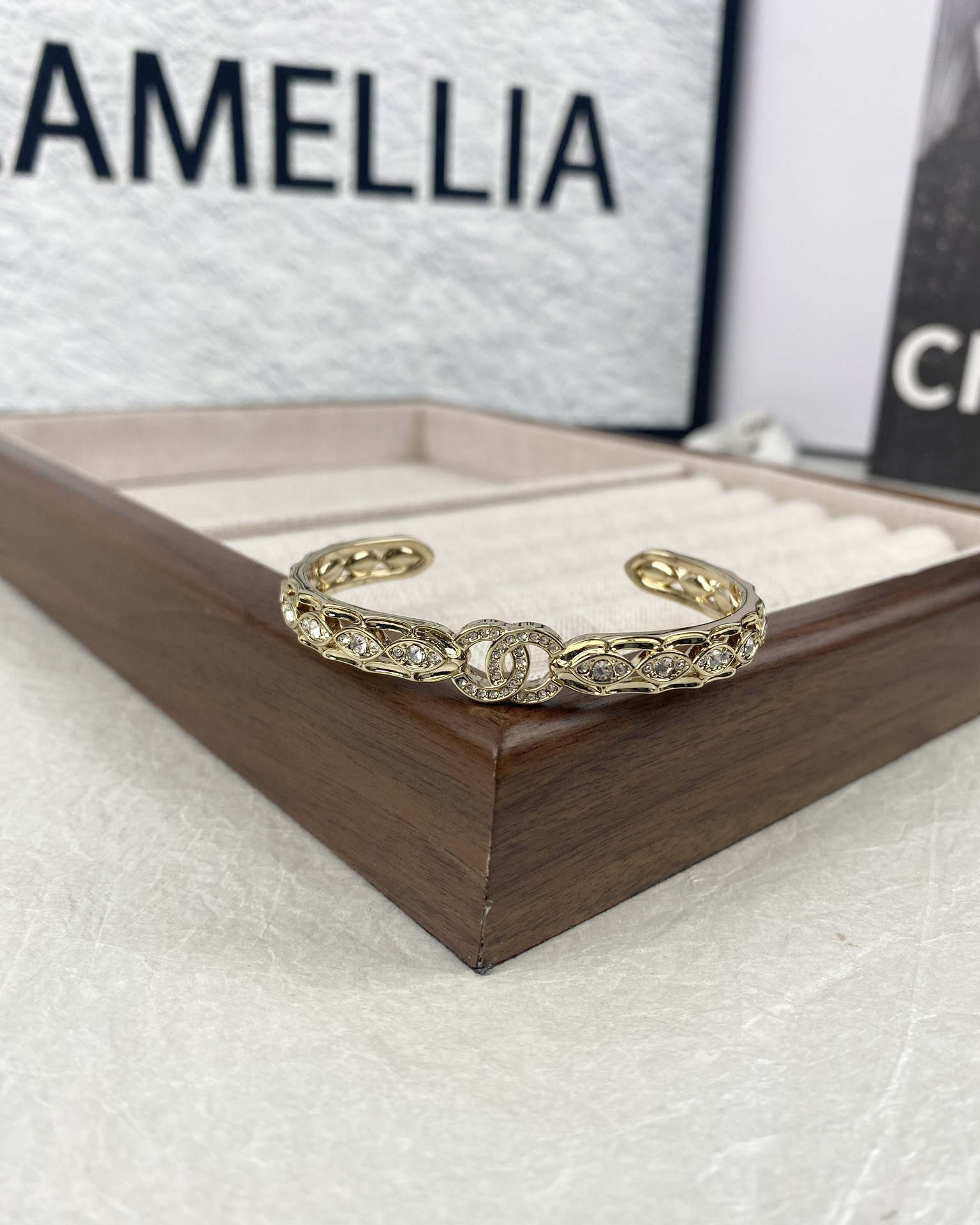 NO:102020,Xiaoxiang new style rhinestones light gold open-mouth bracelet, Chanel bracelet, chanel, bracelet19860909小香新款马眼水钻 淡金色 开口手镯,香奈儿手镯,chanel,bracelet,Jewelry