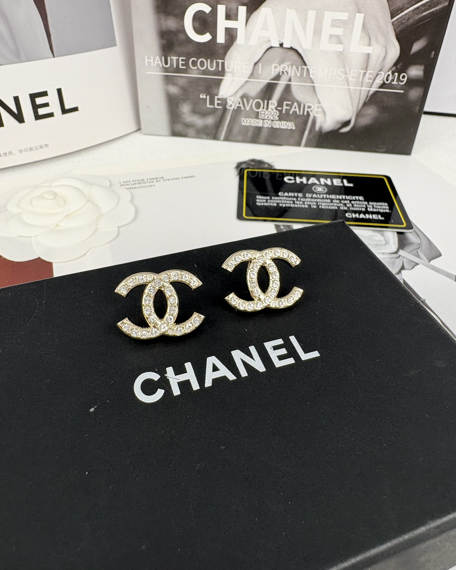 NO:102259,Xiaoxiang classic style, double C full diamond gold earrings, Chanel earrings, chanel19860909小香经典款 双C满钻金色耳钉,香奈儿耳钉,chanel,Jewelry