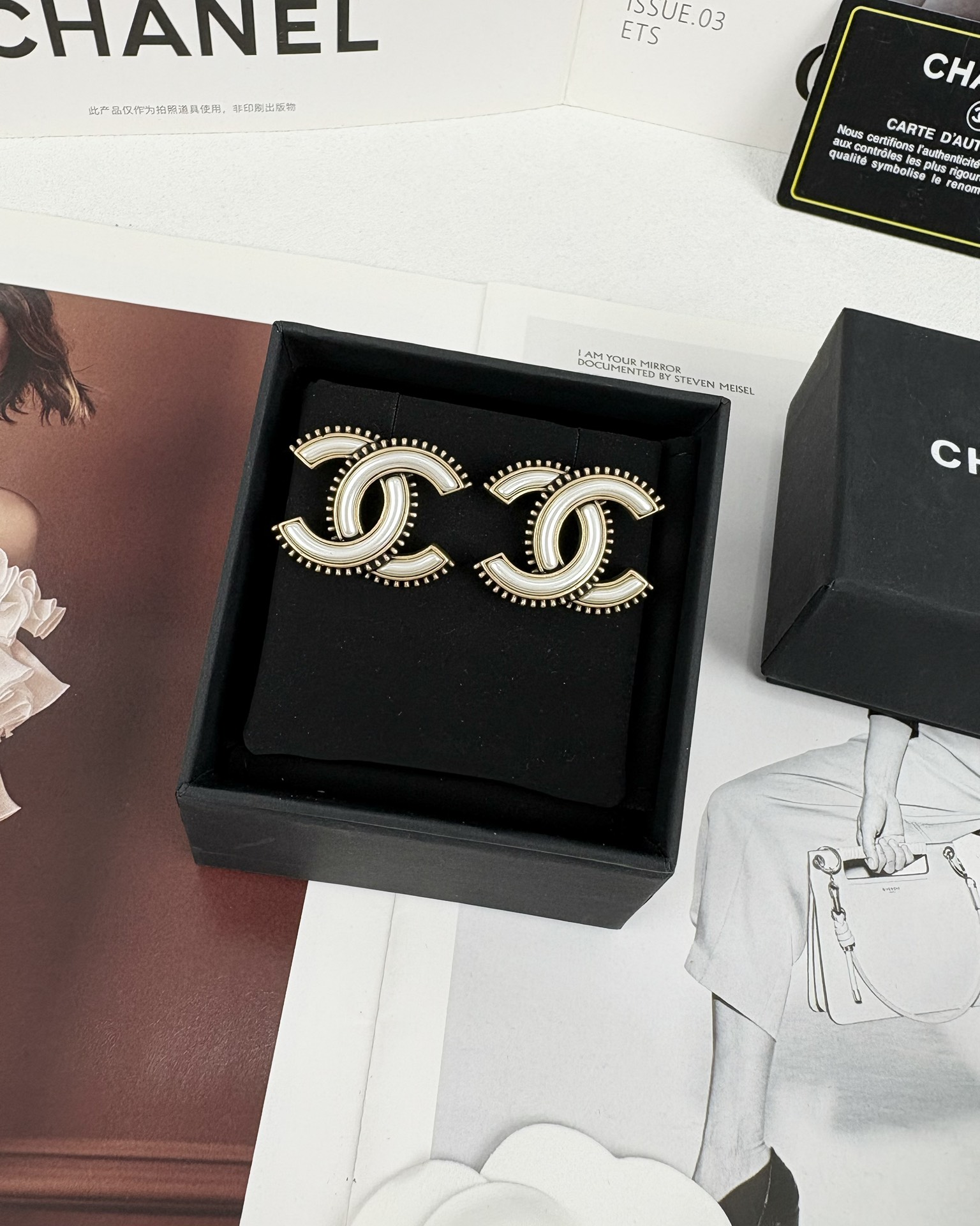 NO:104003,Xiaoxiang new style, ancient gold, retro, double c simple resin white earrings, Chanel earrings, chanel19860909小香新款 古金色 复古 双c简约树脂白色耳钉,香奈儿耳钉,chanel,Jewelry