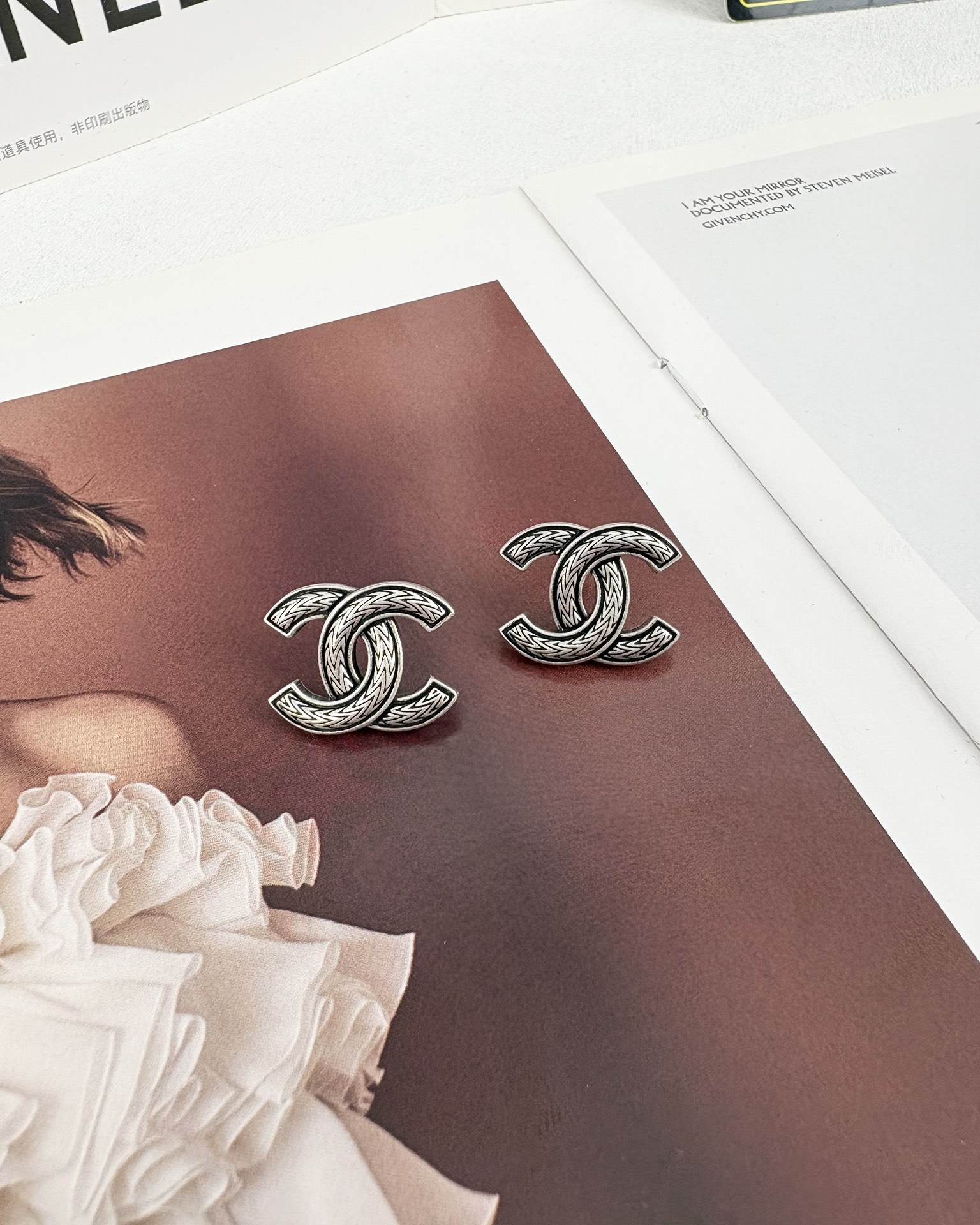 NO:102216,Xiaoxiang new style, double C ancient silver, simple and fashionable earrings, Chanel earrings, chanel19860909小香新款 双c古银色 简约时尚耳钉,香奈儿耳钉,chanel,Jewelry