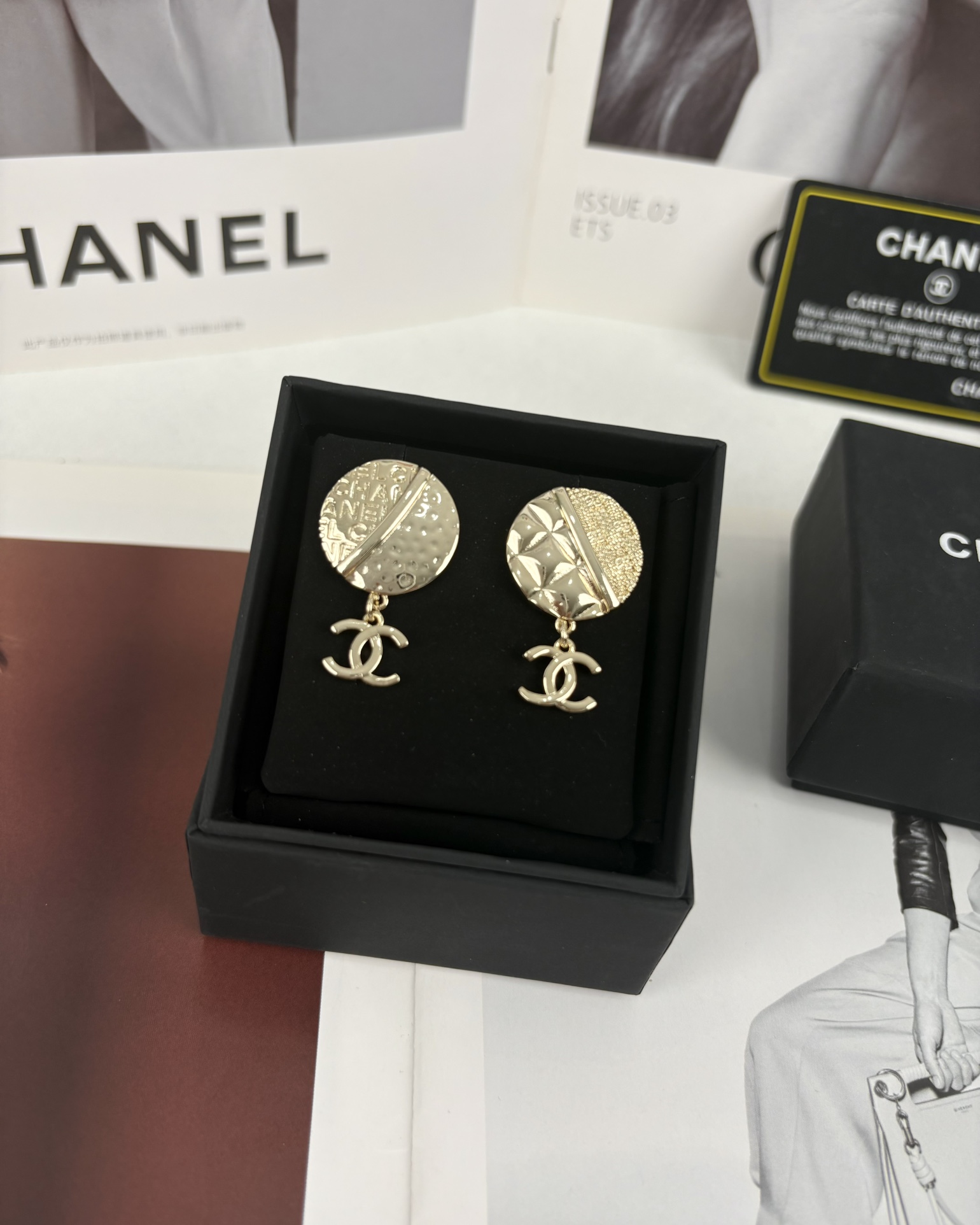 NO:102273,Xiaoxiang new round diamond letters AB double c earrings, Chanel earrings, chanel, earrings19860909小香新款 圆形菱格字母 AB款双c耳环,香奈儿耳钉,chanel,earrings,Jewelry