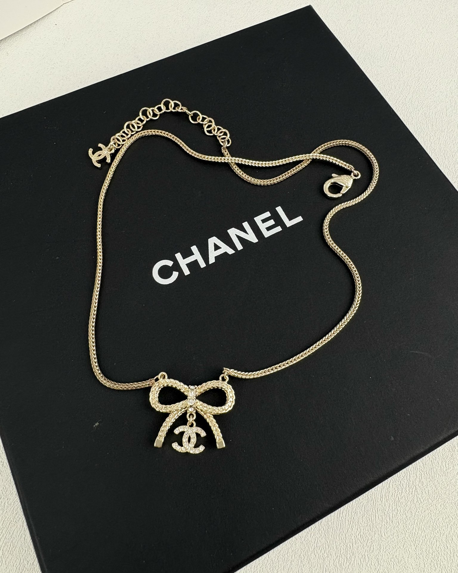 NO:102268,Xiaoxiang new style bow double c full diamond necklace, Chanel necklace, chanel, necklace19860909小香新款 蝴蝶结双c满钻项链,香奈儿项链,chanel,necklace,Jewelry