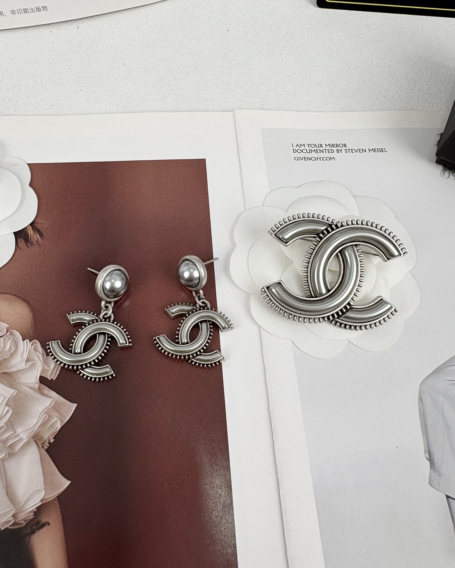 Chanel luxury earrings 4