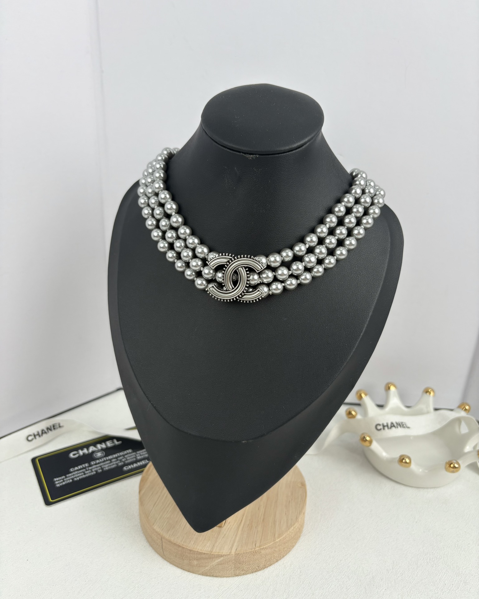 NO:102338,Xiaoxiang new style ancient silver resin three-layer pearl necklace, Chanel necklace, chanel, necklace19860909小香新款古银色树脂三层珍珠颈链项链,香奈儿项链,chanel,necklace,Jewelry