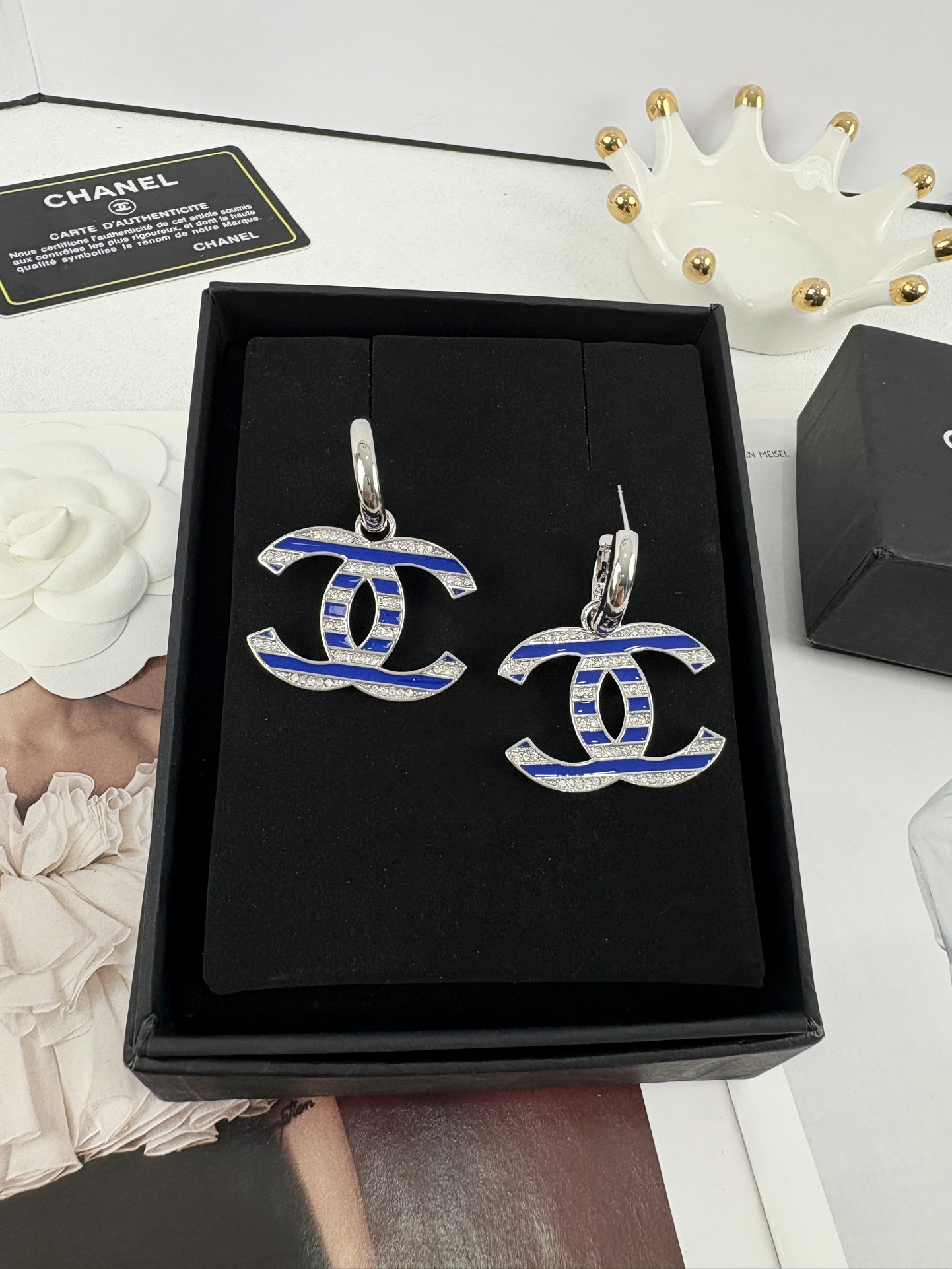 NO:102542,Xiaoxiang new style navy style classic blue dripping splicing ear hook style temperament earrings, Chanel stud earrings, chanel, earrings19860909小香新款 海军风 经典蓝色滴油 拼接 耳钩款 气质耳环,香奈儿耳钉,chanel,earrings,Jewelry