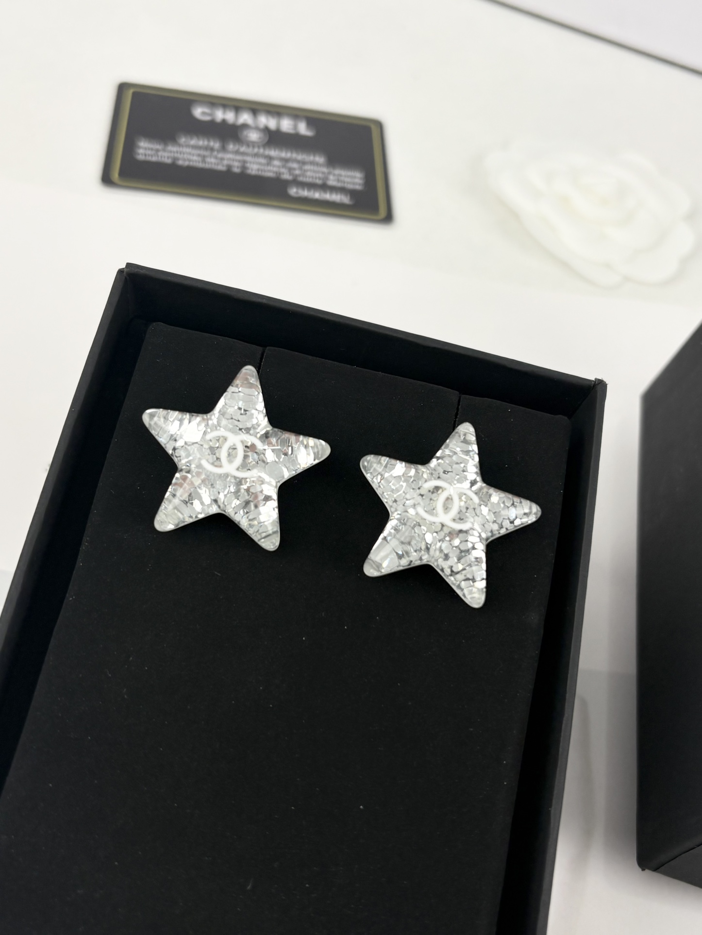 NO:102581,Xiaoxiang new style, sequin, white acrylic, five-pointed star, silver, large earrings, Chanel earrings, chanel19860909小香新款 亮片 白色亚克力 五角星 银色 大号耳钉,香奈儿耳钉,chanel,Jewelry