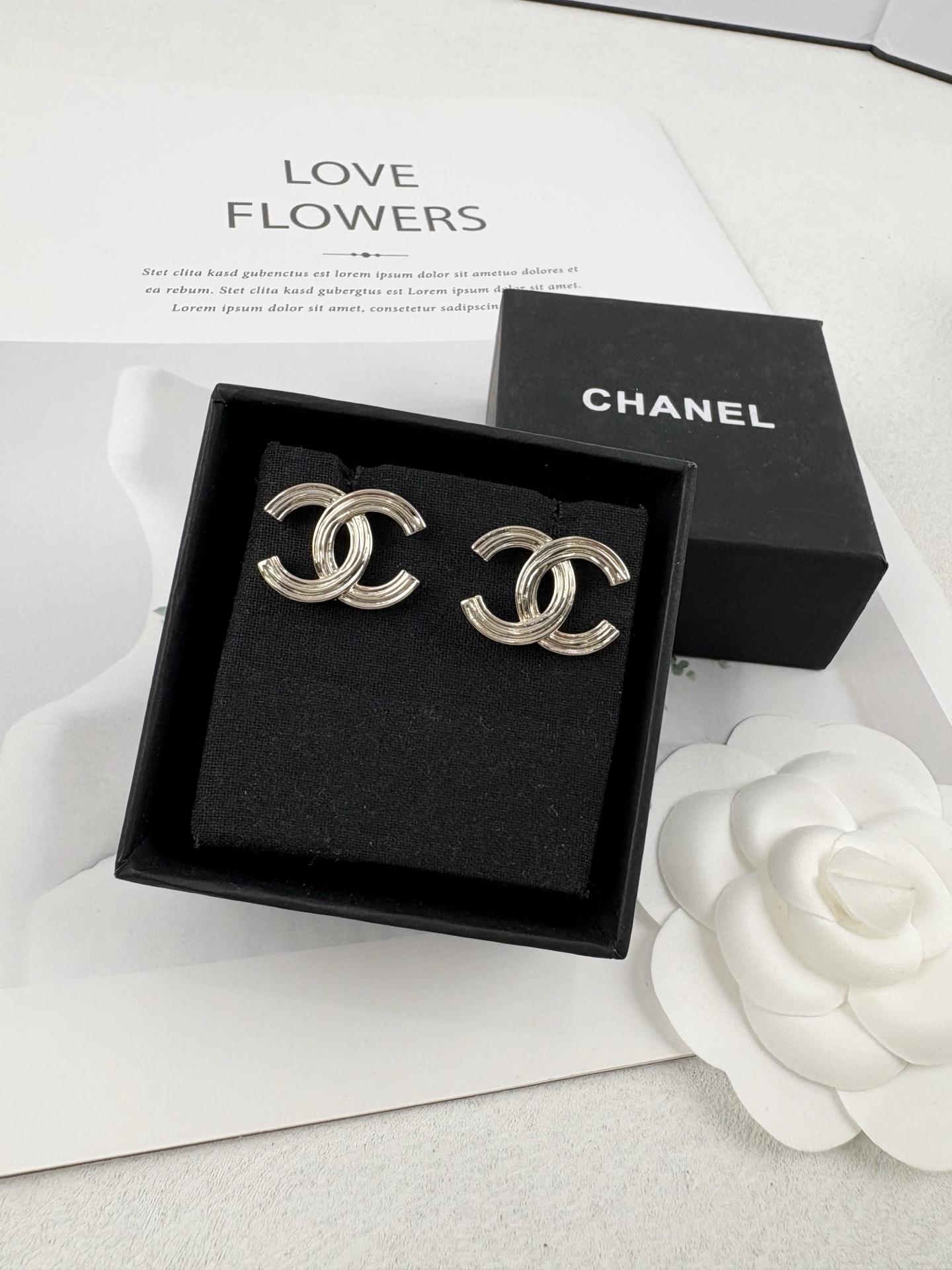 NO:102774,Xiaoxiang new style gold classic double C stud earrings, Chanel stud earrings, chanel19860909小香新款 金色 经典双C耳钉,香奈儿耳钉,chanel,Jewelry