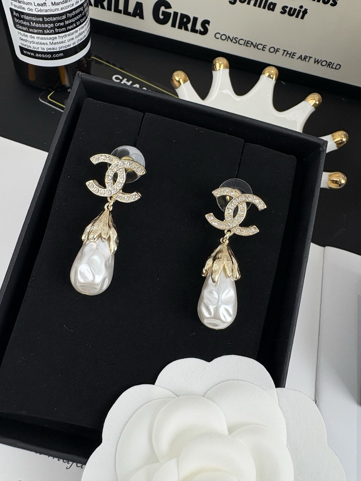NO:714962,Xiaoxiang new style gold silver rhinestone letters water drop irregular pearl pendant earrings, Chanel earrings, chanel, earrings19860909小香新款 金色 银色 水钻字母 水滴 不规则珍珠 吊坠耳环,香奈儿耳钉,chanel,earrings,Jewelry