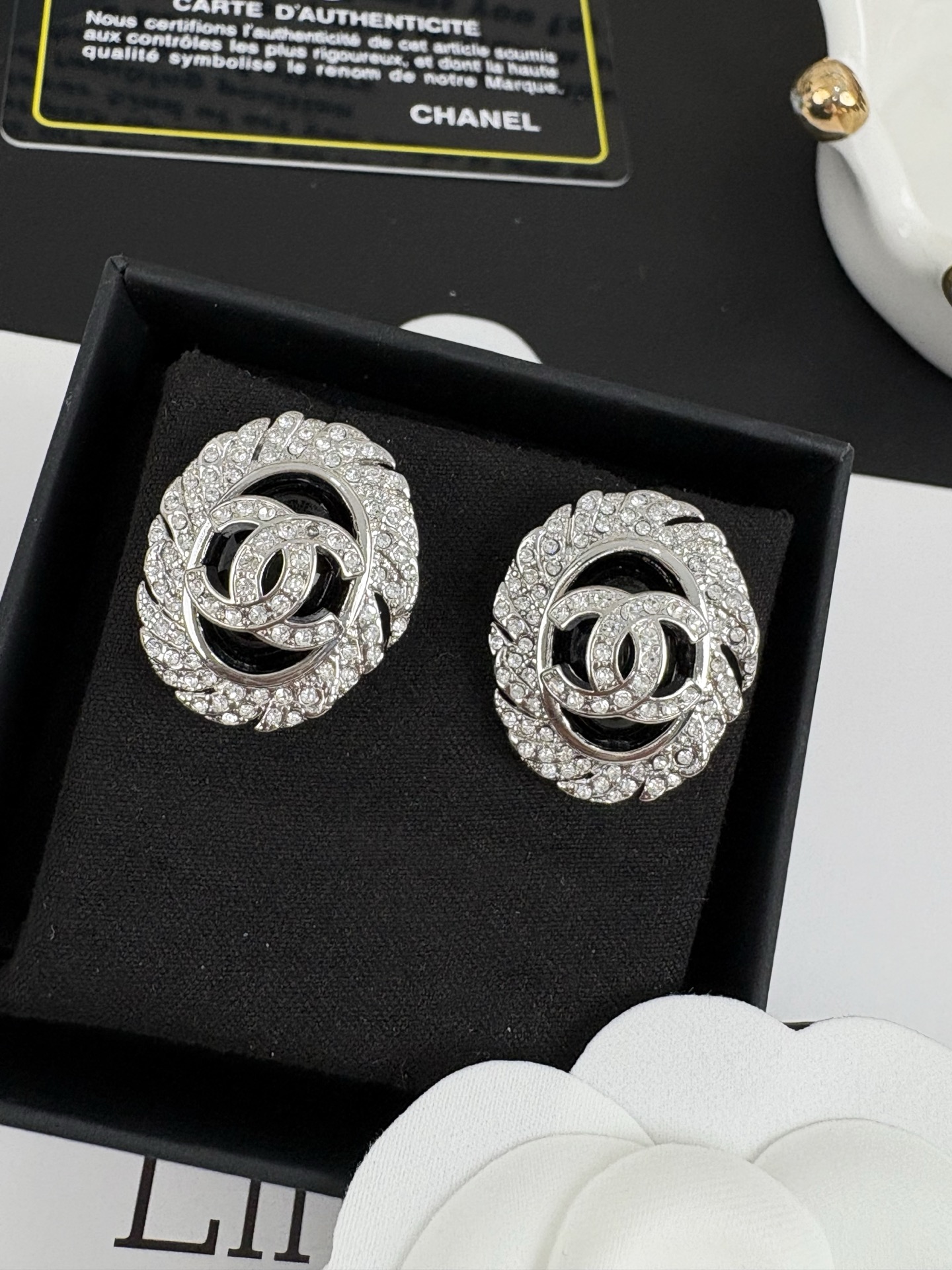 NO:359171,Xiaoxiang new style, temperamental socialite, oval diamond double C earrings, Chanel earrings, chanel19860909小香新款 气质名媛 椭圆满钻双c耳钉,香奈儿耳钉,chanel,Jewelry