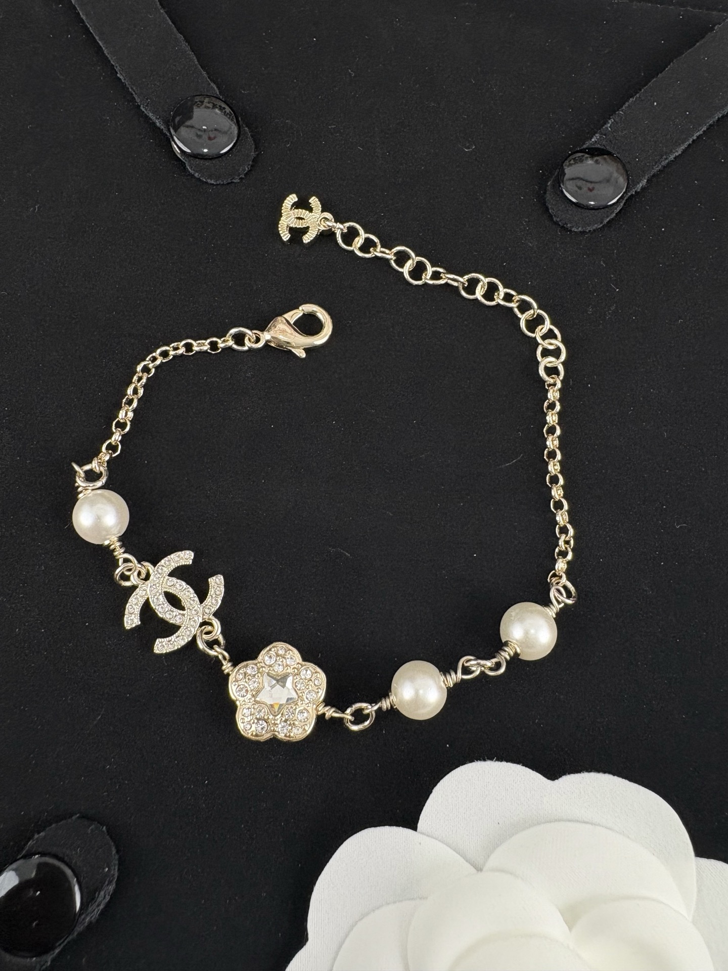 NO:359548,Xiaoxiang New Style Inlaid with Diamond Flowers Star Diamond Double C Pearl Gold Necklace Bracelet Set, Chanel Necklace, Chanel, Necklace, Bracelet19860909小香新款 镶满钻花朵 星星钻 双C 珍珠 金色项链手链 套装,香奈儿项链,chanel,necklace,bracelet,Jewelry