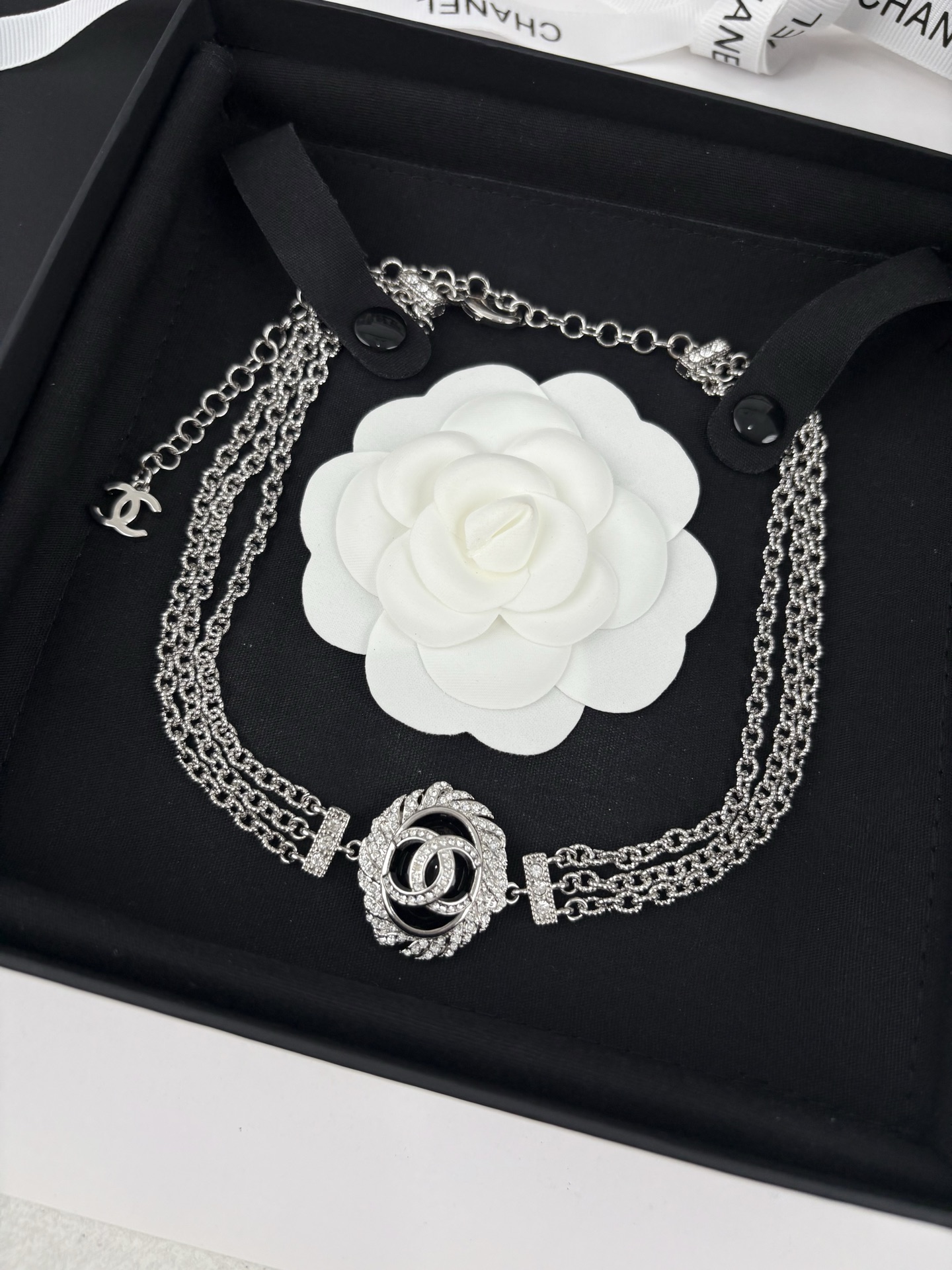 NO:359602,Xiaoxiang 25p new product, oval, silver full diamond, necklace, chanel, necklace19860909小香25p新品 椭圆形 银色满钻 颈链 项链,香奈儿项链,chanel,necklace,Jewelry