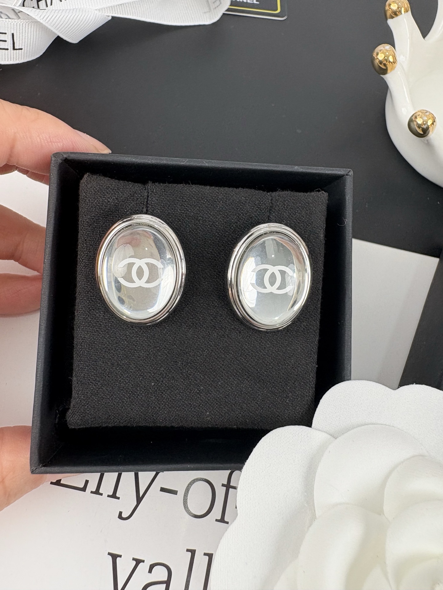 NO:359496,Xiaoxiang new style 25s silver mirror oval earrings, Chanel earrings, chanel19860909小香新款 25s银色 镜面椭圆形 耳钉,香奈儿耳钉,chanel,Jewelry