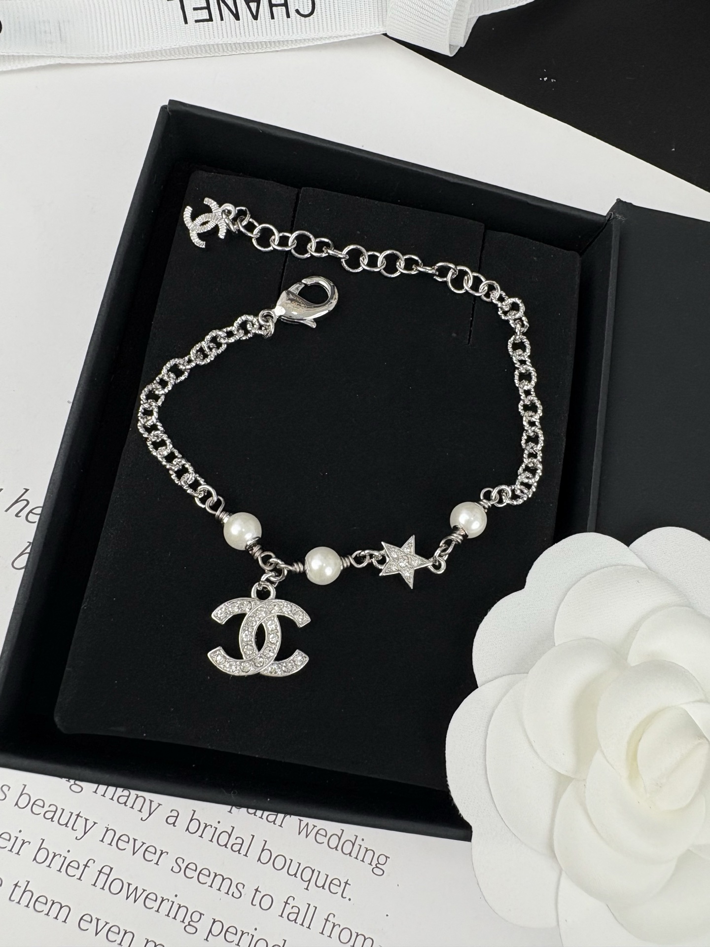 NO:359455,Xiaoxiang 25p new product silver five-pointed star C pendant bracelet casual simple style, Chanel bracelet, chanel, bracelet19860909小香25p 新品 银色五角星 C吊坠 手链 休闲 简约款,香奈儿手链,chanel,bracelet,Jewelry