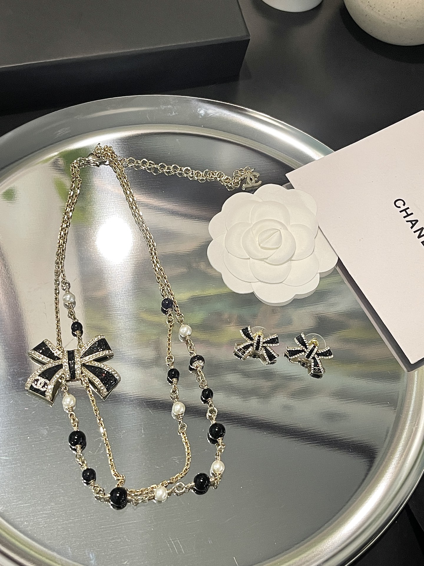 NO:361712,Xiaoxiang new style bow, oil-dropping black and white pearl black gold double-layer necklace, Chanel necklace, chanel, necklace19860909小香新款 蝴蝶结 滴油满钻黑白珍珠黑金双层项链,香奈儿项链,chanel,necklace,Jewelry