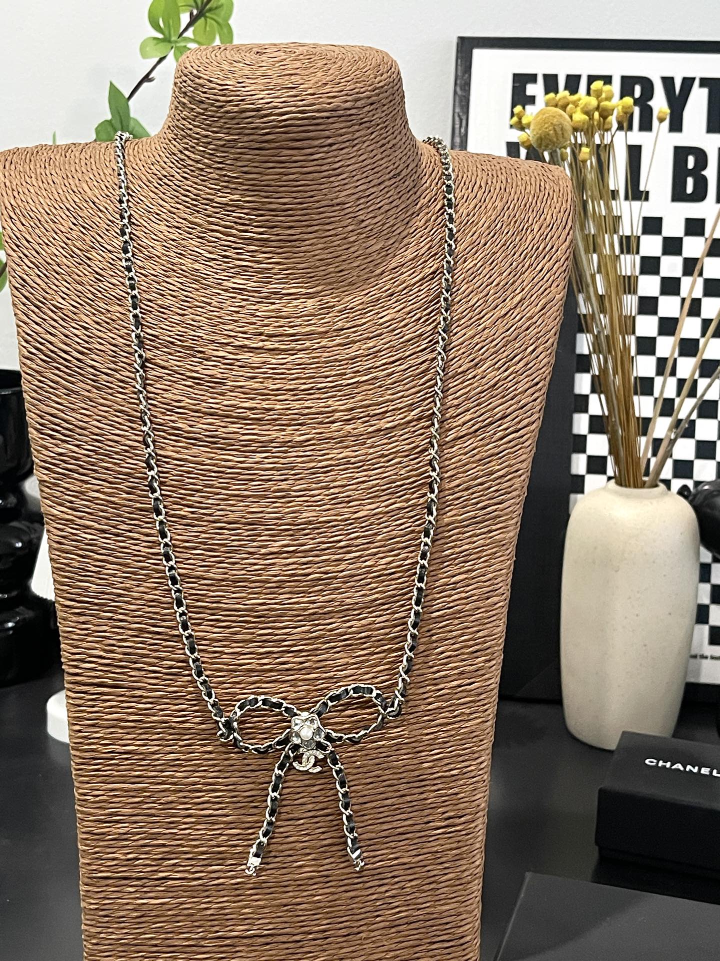 NO:361702,Xiaoxiang new style, leather, star diamond pendant, bow, leather waist chain, can be used as sweater chain, Chanel necklace, chanel, sweaters, necklace19860909小香新款 穿皮 星星钻吊坠 蝴蝶结穿皮腰链可当毛衣链,香奈儿项链,chanel,sweaters,necklace,Jewelry