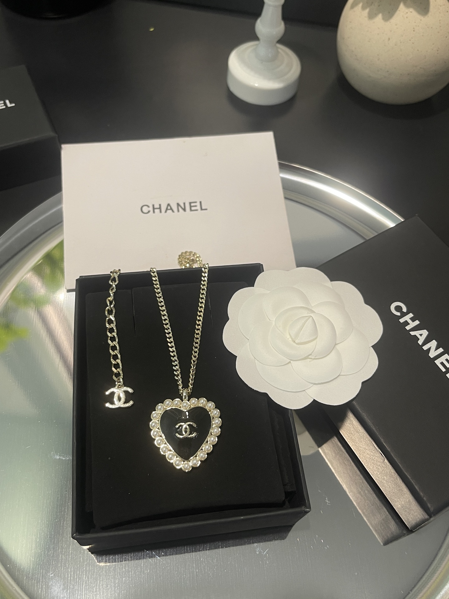 NO:574237,Xiaoxiang's new pink and black love pearl border heart necklace, Chanel necklace, chanel,necklace19860909小香新款 粉色黑色 爱心珍珠镶边 桃心项链,香奈儿项链,chanel,necklace,Jewelry