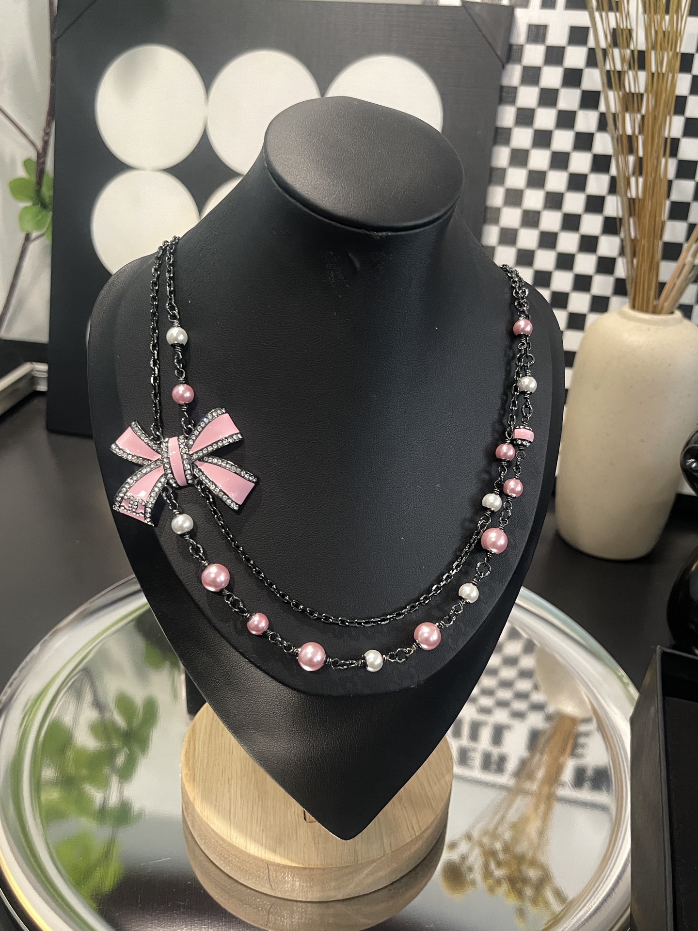 CHANEL nœud perles collier double rang