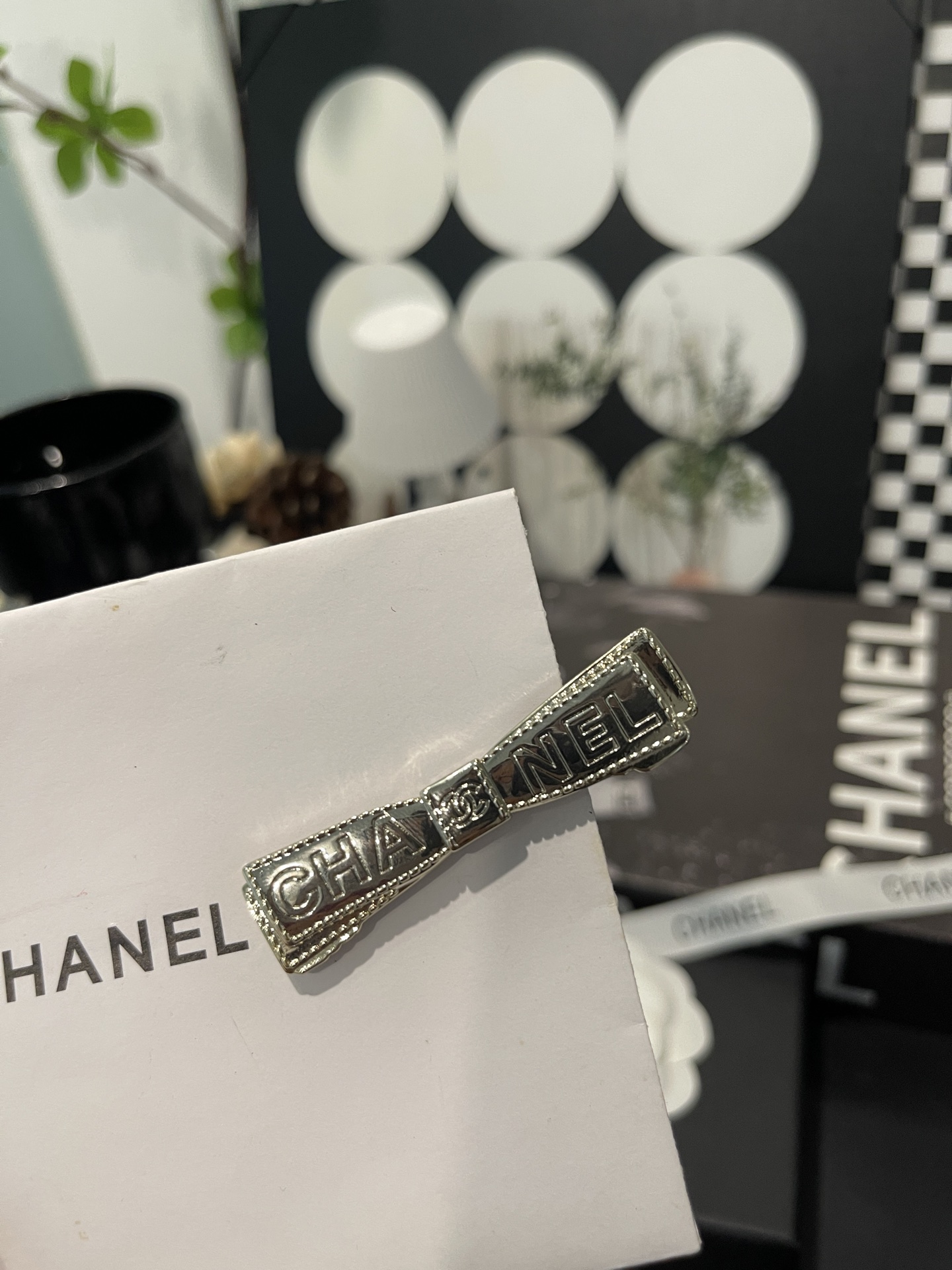 NO:602648,Xiaoxiang new bow letter embossed glossy duckbill hairpin, Chanel hairpin, chanel, hairpins19860909小香新款 蝴蝶结字母 浮雕光面 鸭嘴夹发夹,香奈儿发夹,chanel,hairpins,Jewelry