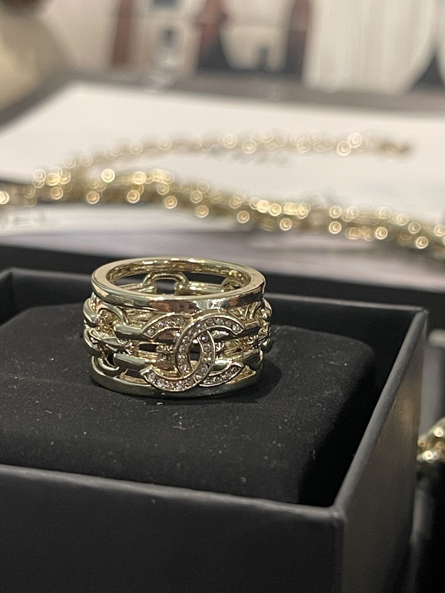 NO:766380,Xiaoxiang's new hollow glossy double C full diamond glossy ring 6-7-8 (three numbers), Chanel ring, chanel, ring19860909小香新款 镂空光面双C满钻 光面戒指 6-7-8（三个码数）,香奈儿戒指,chanel,ring,Jewelry
