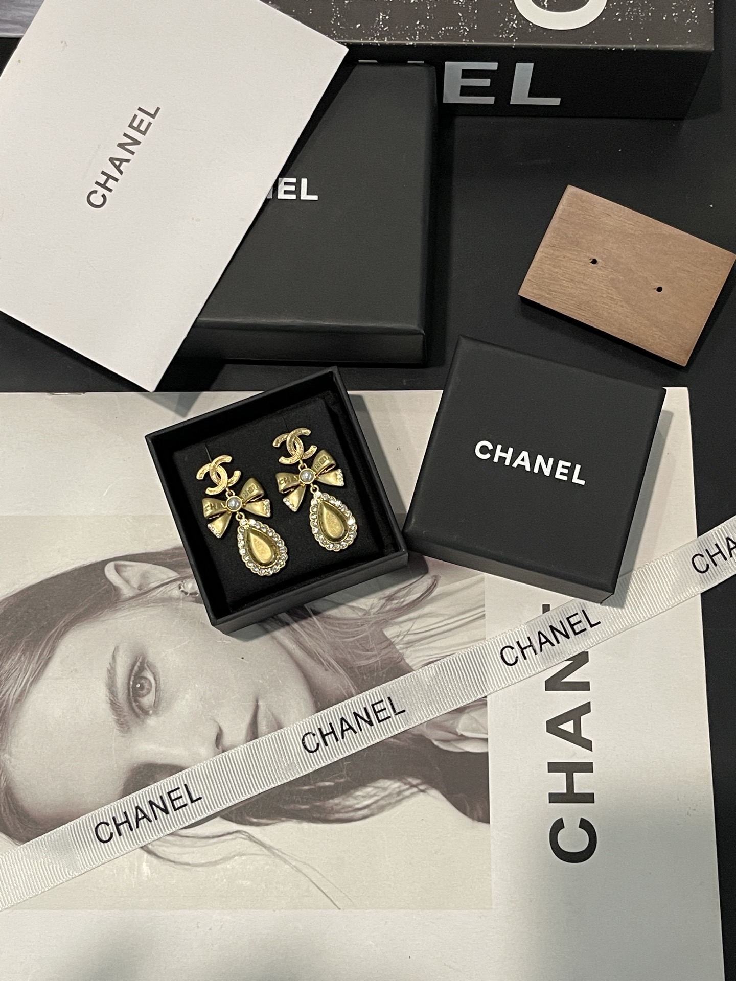Chanel Chanel 25k 金蝴蝶结 水滴形吊坠耳环