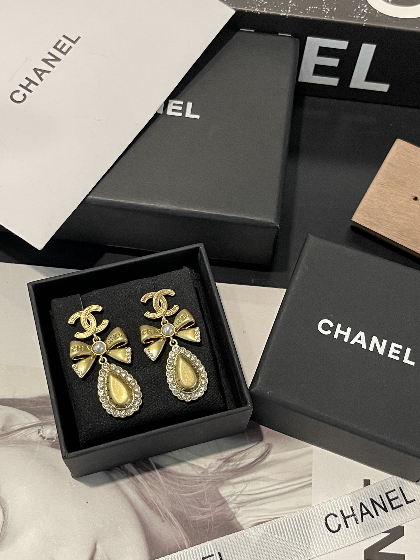 Chanel Chanel 25k 金蝴蝶结 水滴形吊坠耳环