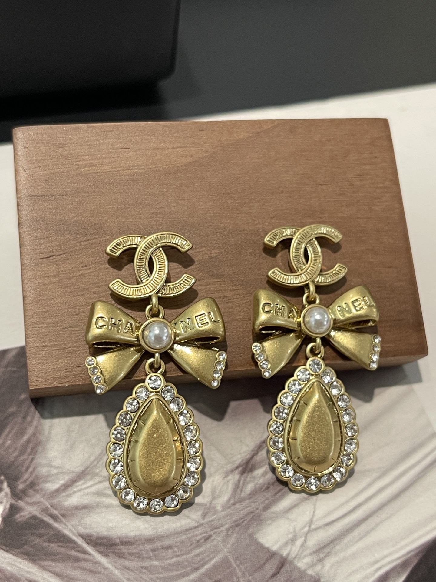 Chanel Chanel 25k 金蝴蝶结 水滴形吊坠耳环