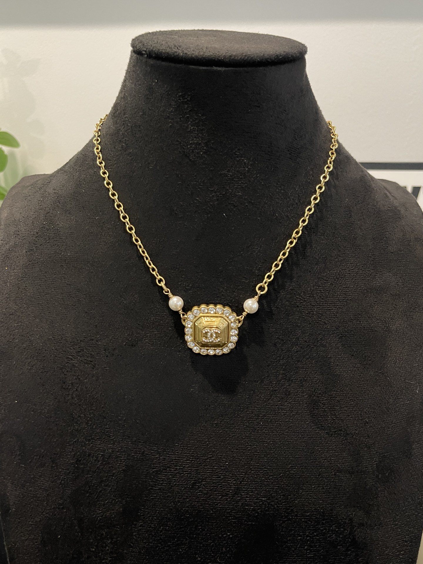 NO:602644,Xiaoxiang New Style Vintage Golden Edge Diamond Pearl Sugar Cube Chain Terms Necklace,Chanel Necklace,chanel,necklace19860909小香新款 复古金色边钻珍珠 方糖链条款 项链,香奈儿项链,chanel,necklace,Jewelry