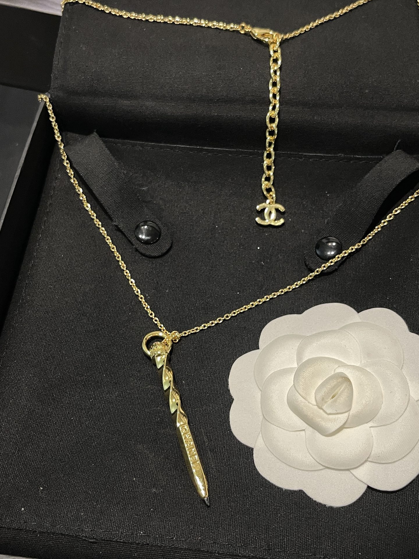 NO:661028,Xiaoxiang's new 25K pencil letter pearl twisted long necklace, Chanel necklace, chanel, necklace19860909小香新款 25K铅笔字母珍珠 扭纹长项链,香奈儿项链,chanel,necklace,Jewelry