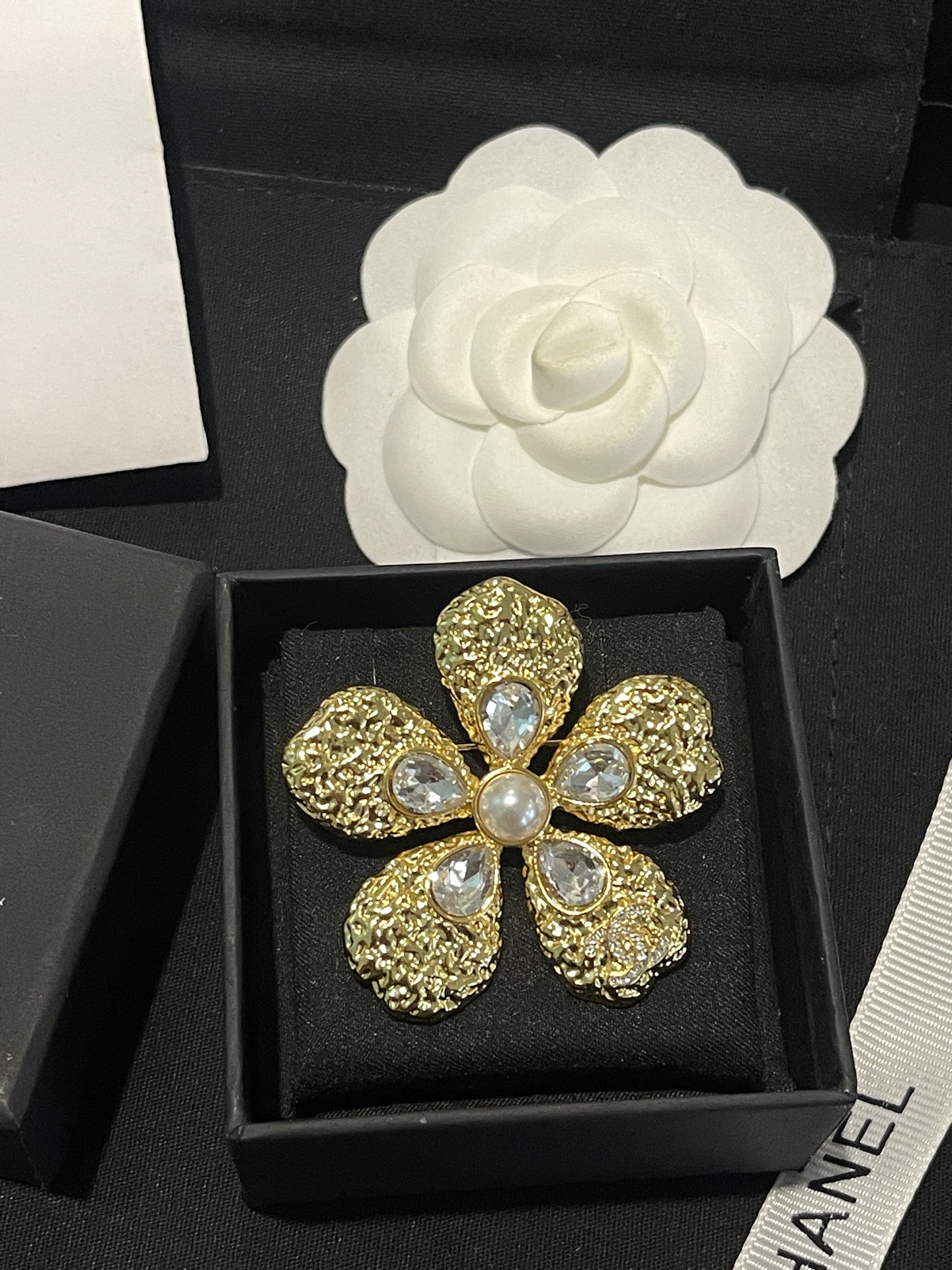 Chanel Chanel 花朵 水滴 钻胸针