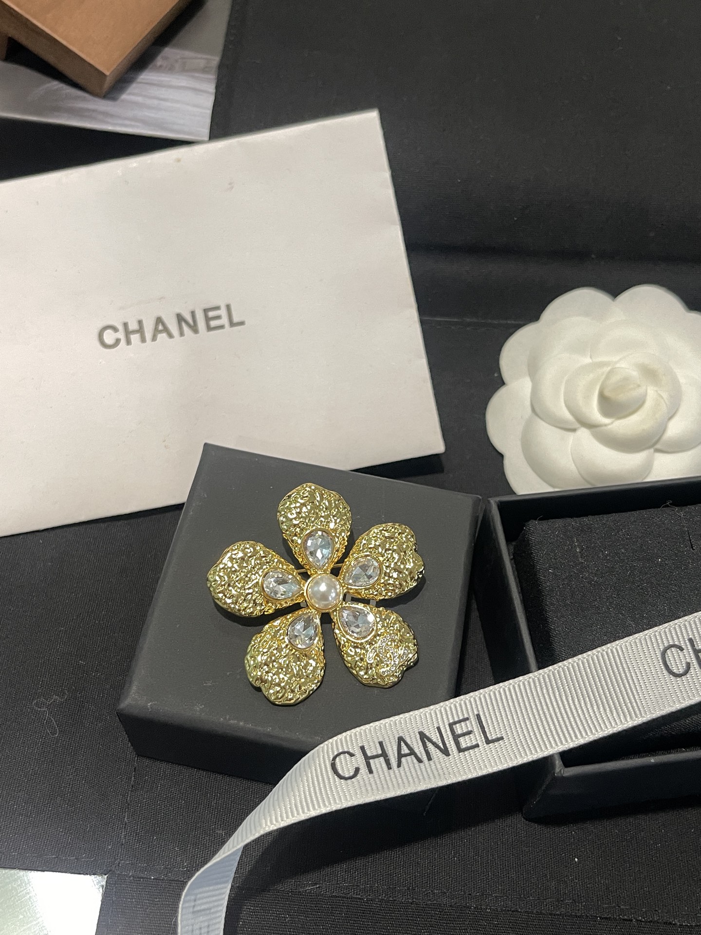Chanel Chanel 花朵 水滴 钻胸针