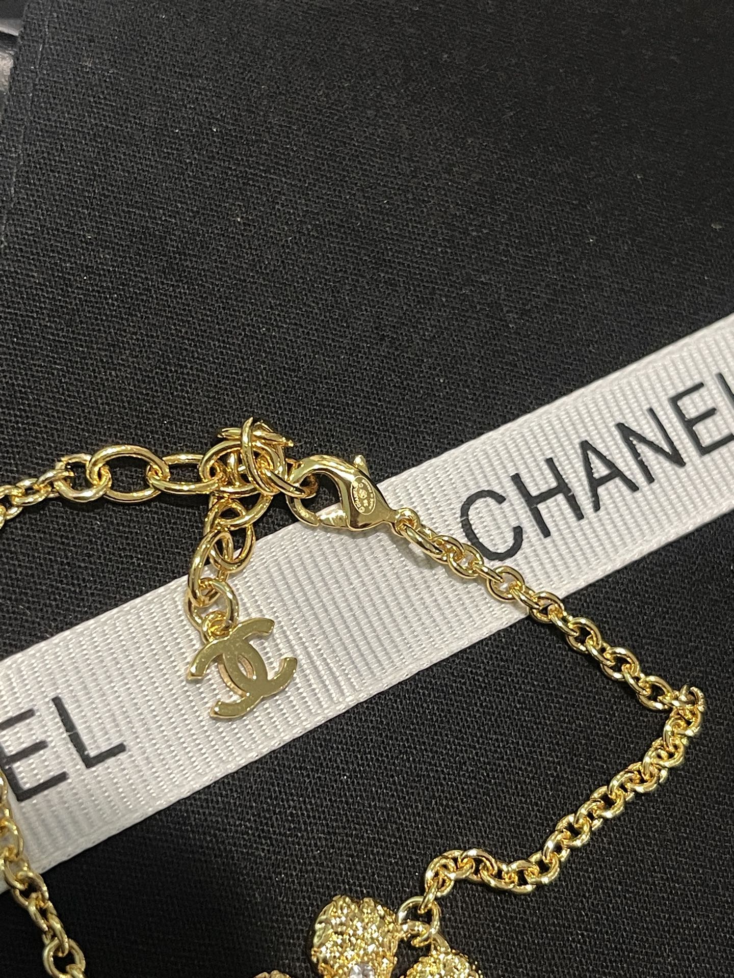 Chanel Chanel 花朵满钻吊坠 鎏金中古款手链