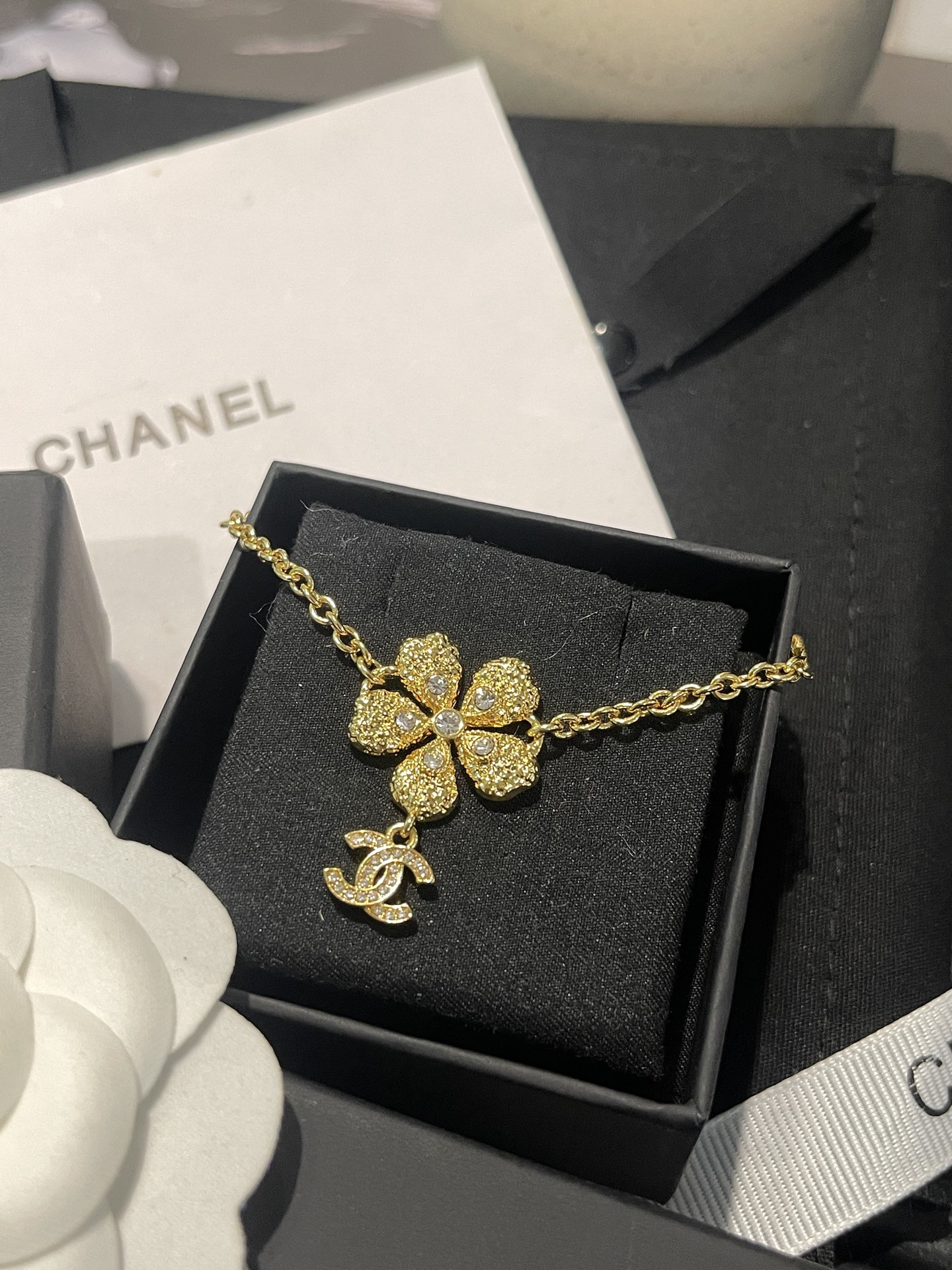 Chanel Chanel 花朵满钻吊坠 鎏金中古款手链