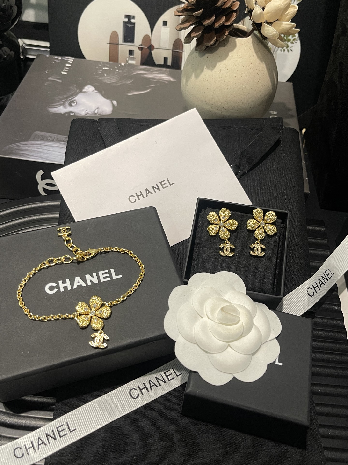 Chanel Chanel 花朵满钻吊坠 鎏金中古款手链