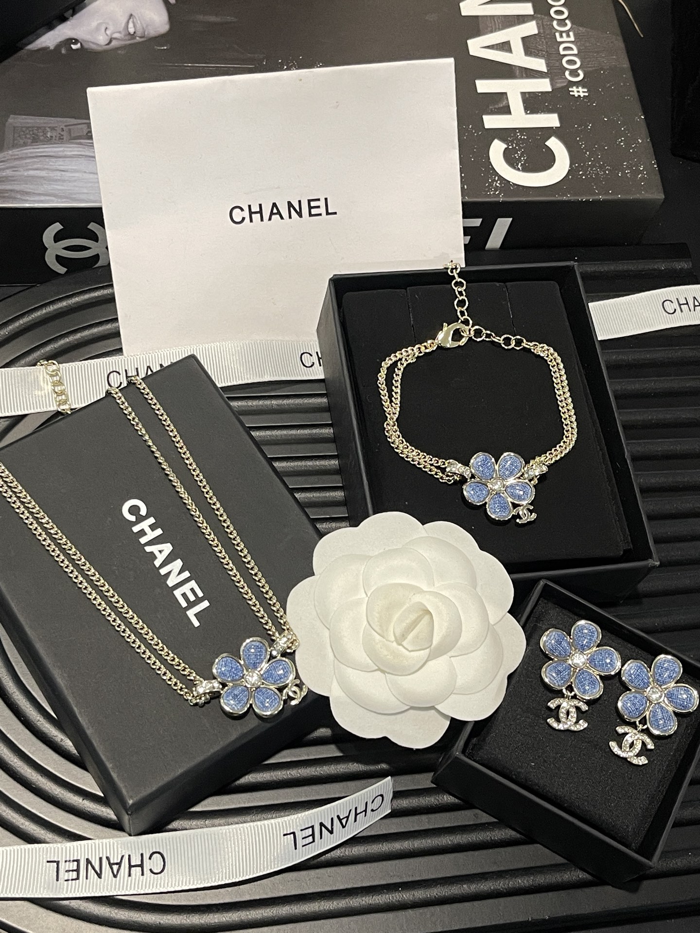Chanel Chanel 牛仔蓝色珐琅山茶花 双c项链