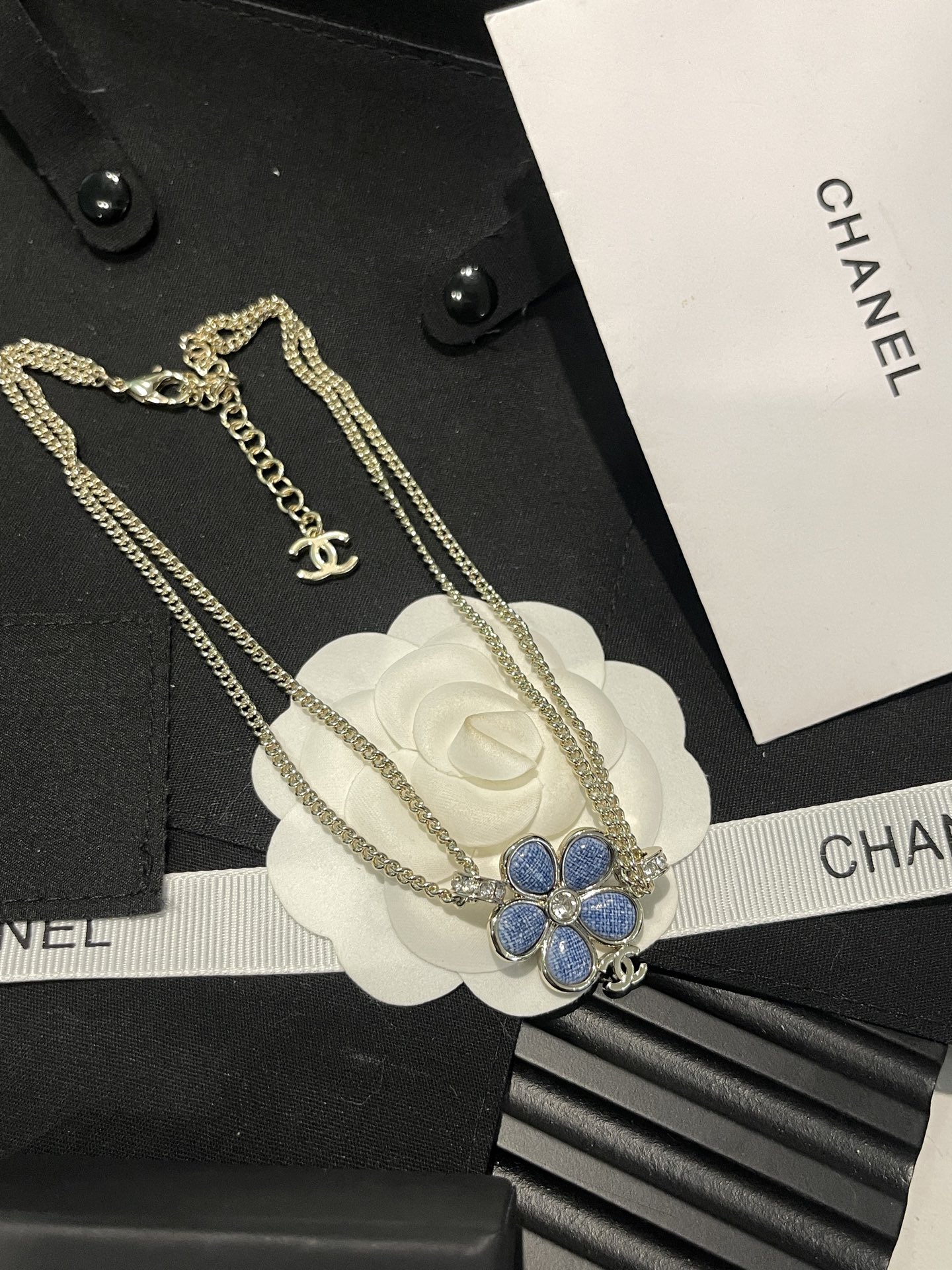 Chanel Chanel 牛仔蓝色珐琅山茶花 双c项链
