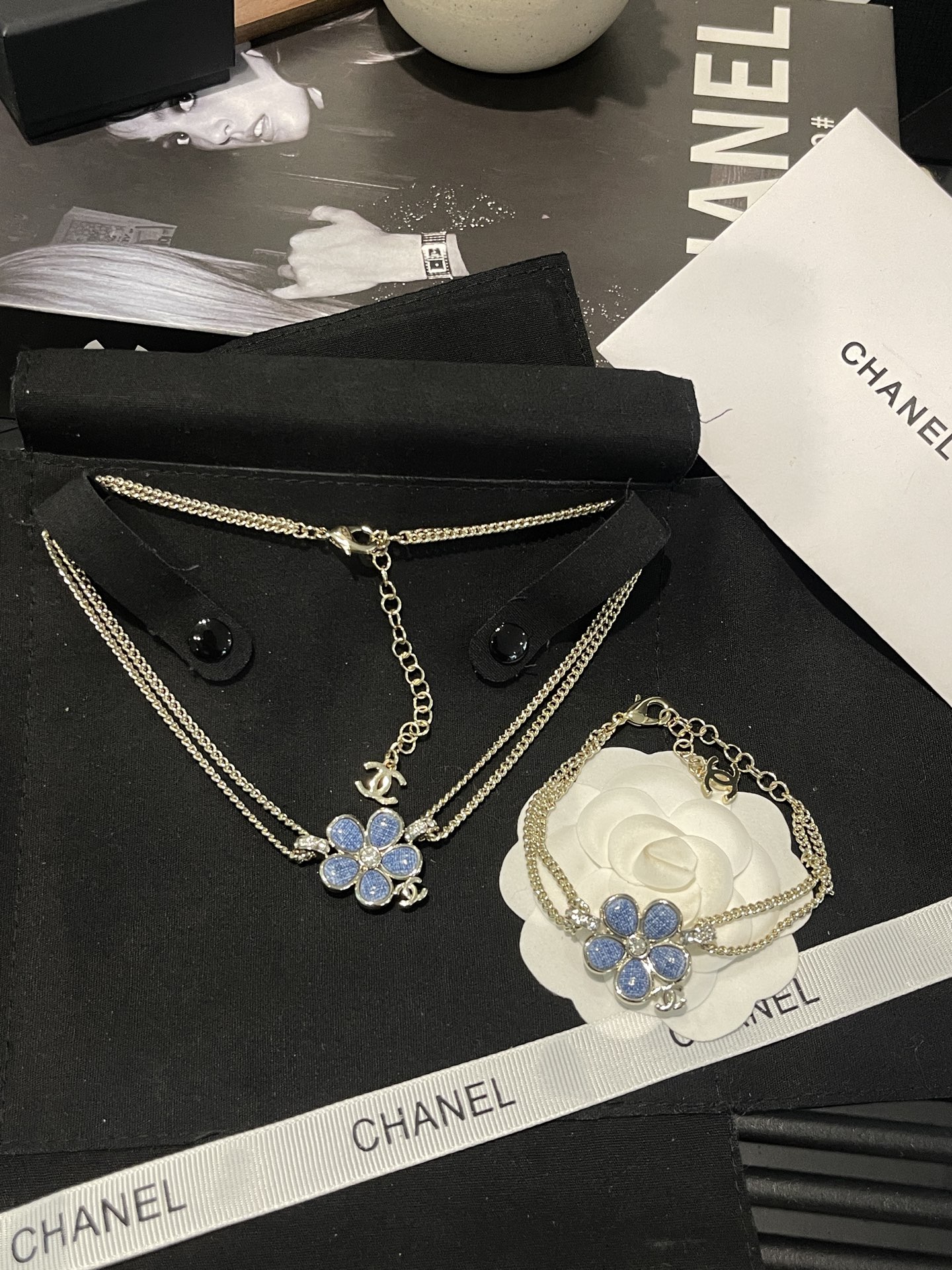 Chanel Chanel 牛仔蓝色珐琅山茶花 双c项链
