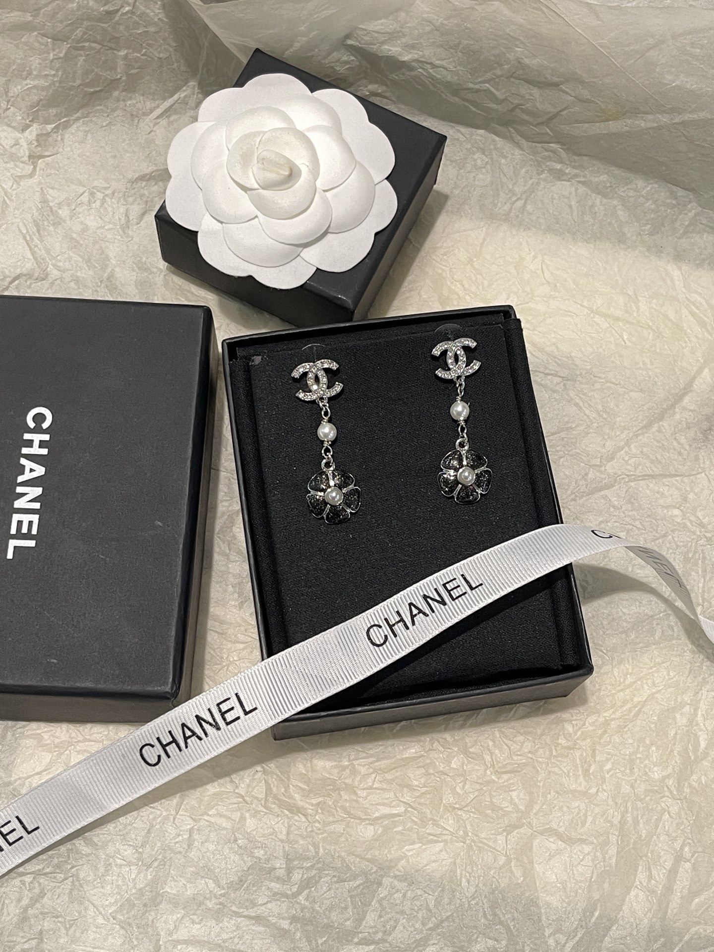 Chanel Chanel 山茶花珐琅吊坠耳钉