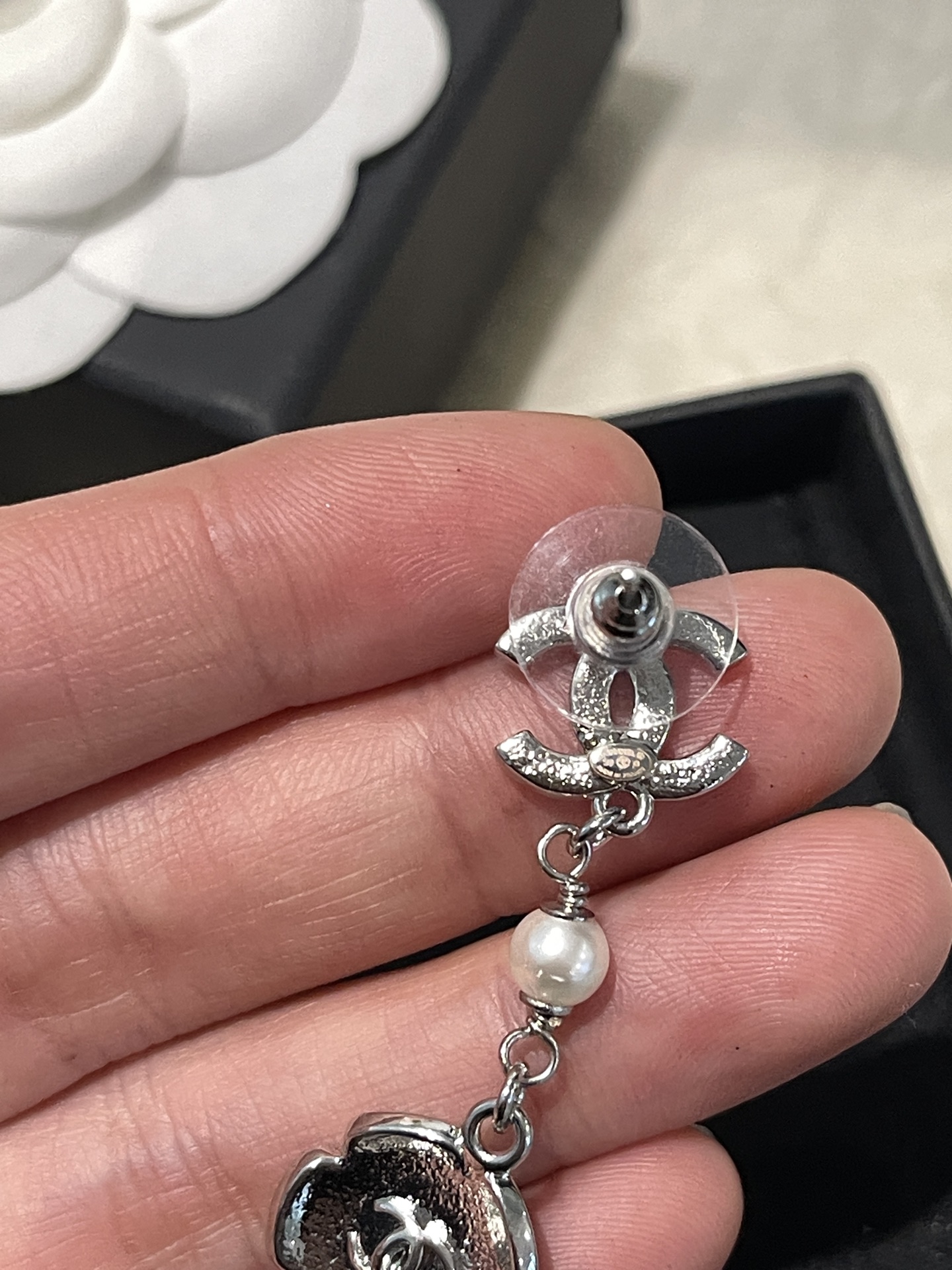 Chanel Chanel 山茶花珐琅吊坠耳钉
